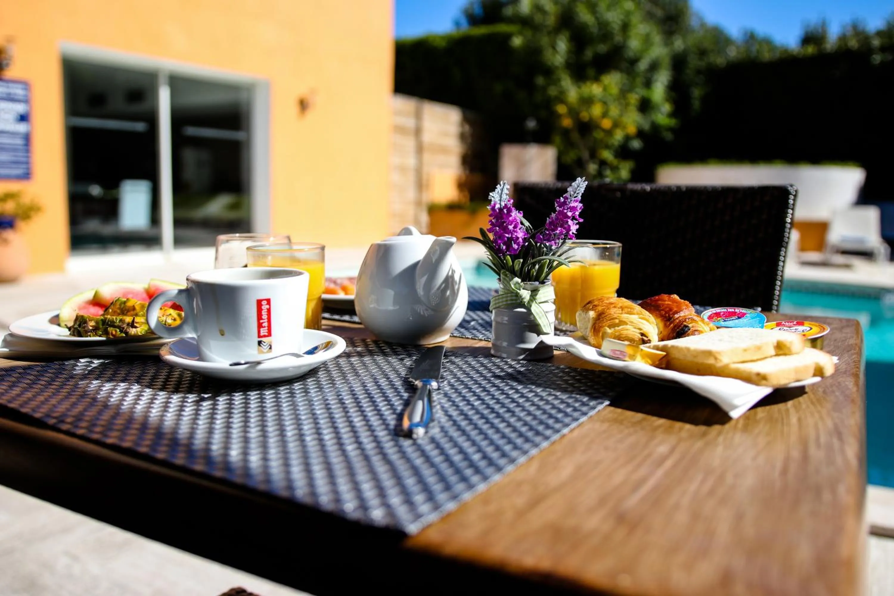 Breakfast in Hôtel Restaurant de la Mer