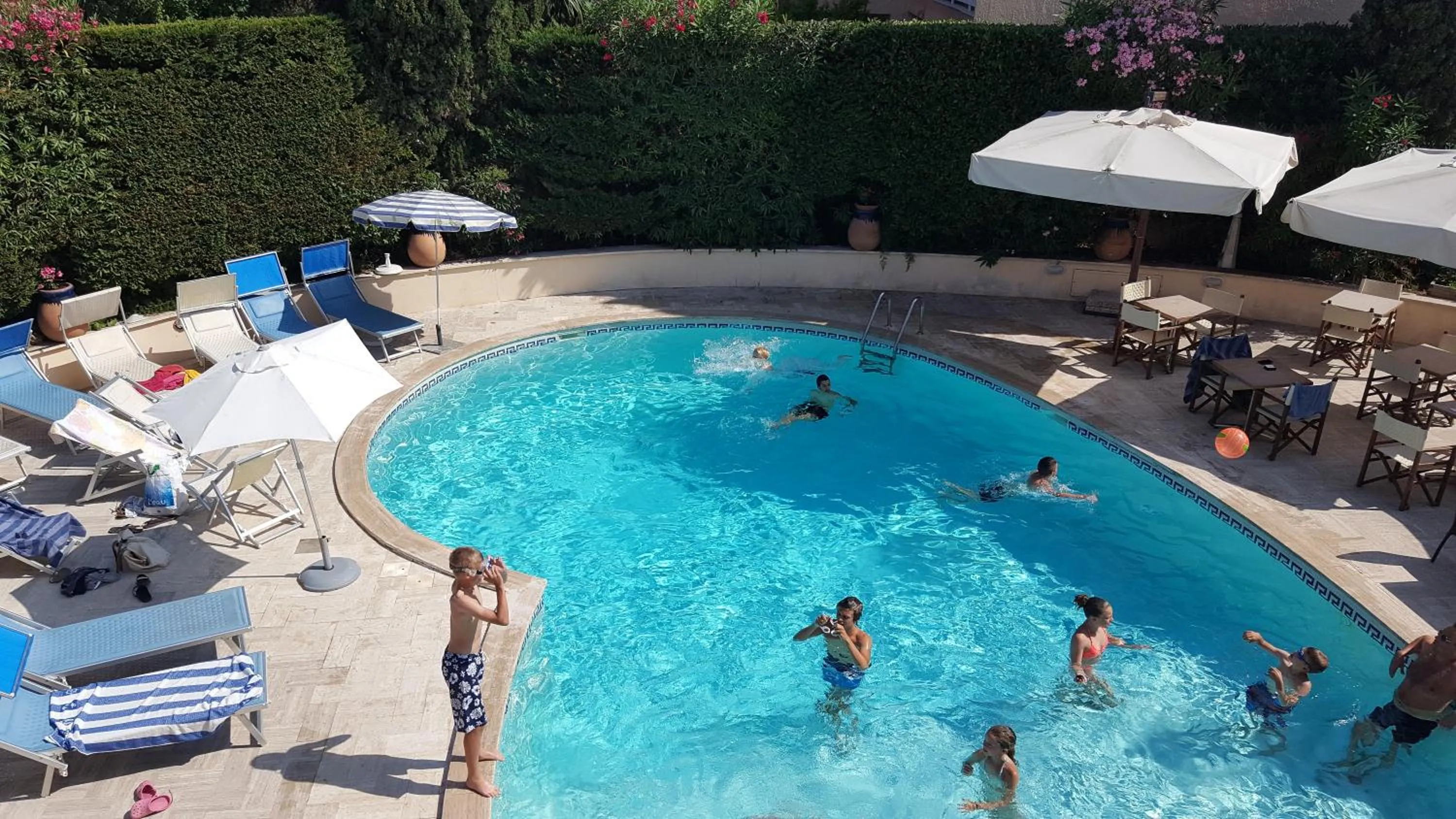 Day in Hôtel Restaurant de la Mer