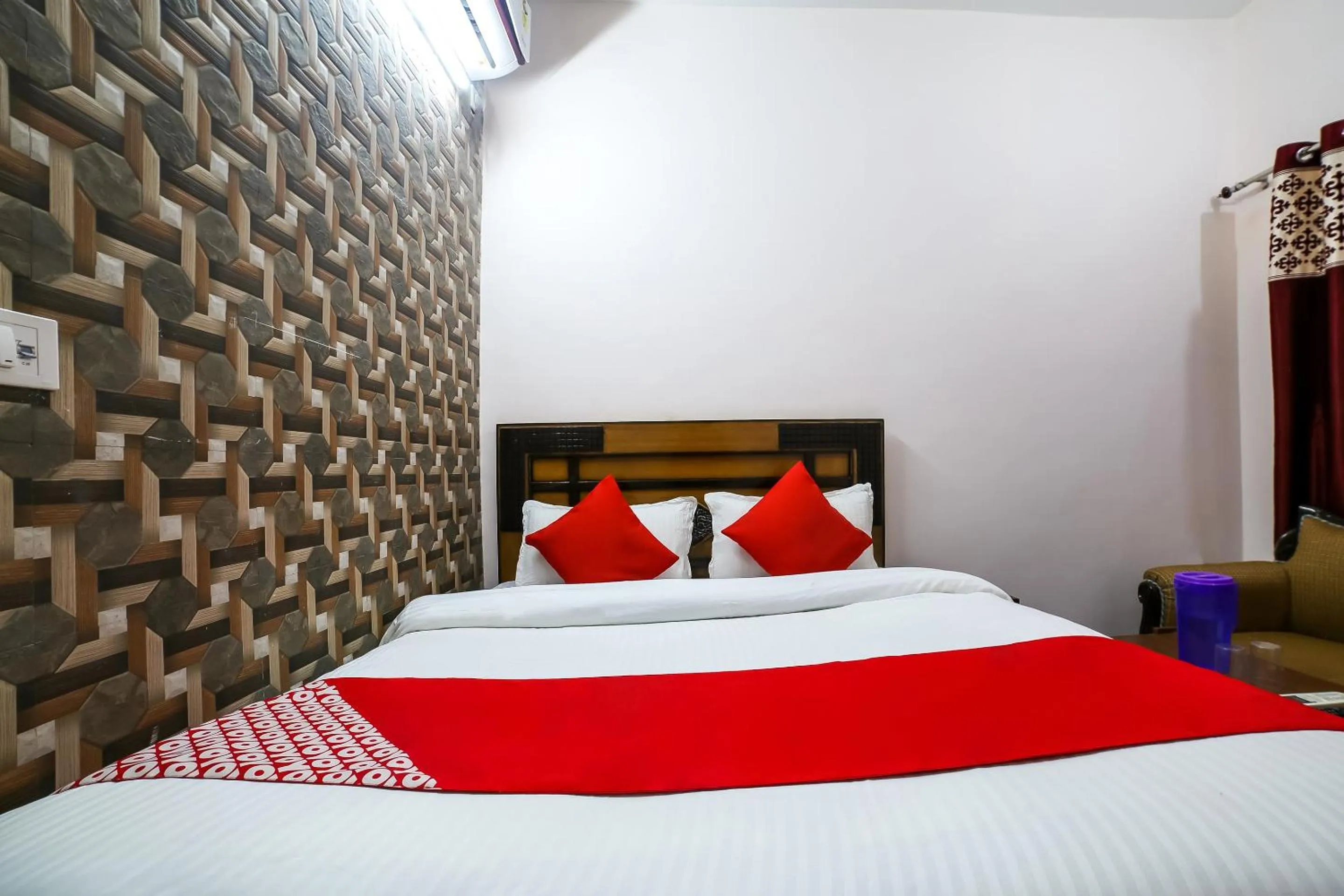 Bedroom, Bed in Hotel O Kalindi