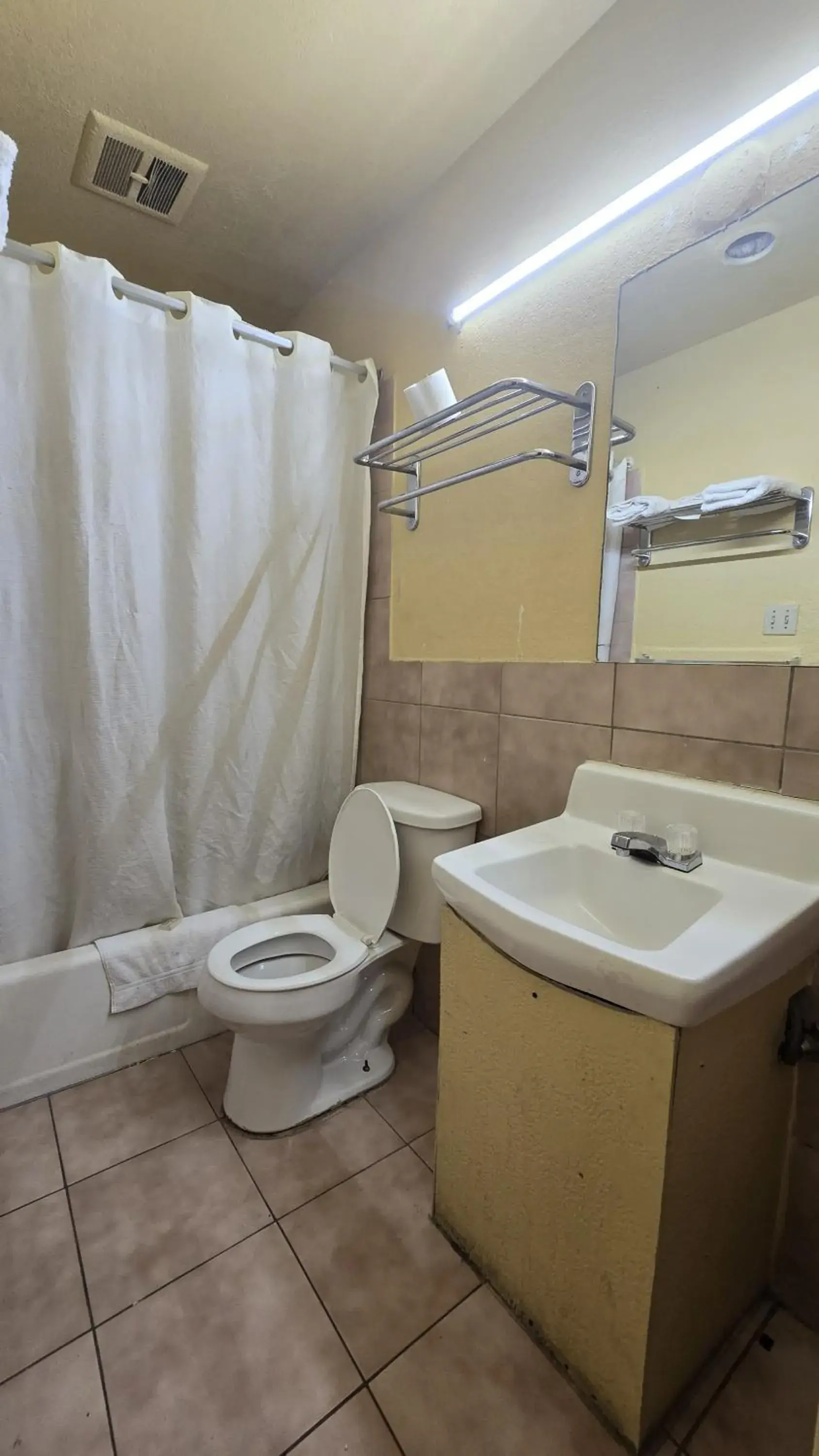 King Bed Smoking in Super 7 Inn By OYO San Antonio NW Medical Center King Bed Smoking in Super 7 Inn By OYO San Antonio NW Medical Center