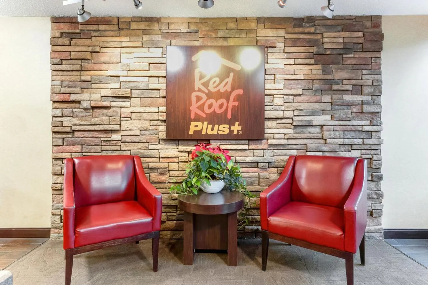 Lobby or reception in Red Roof Inn PLUS+ Mt Pleasant - Patriots Point