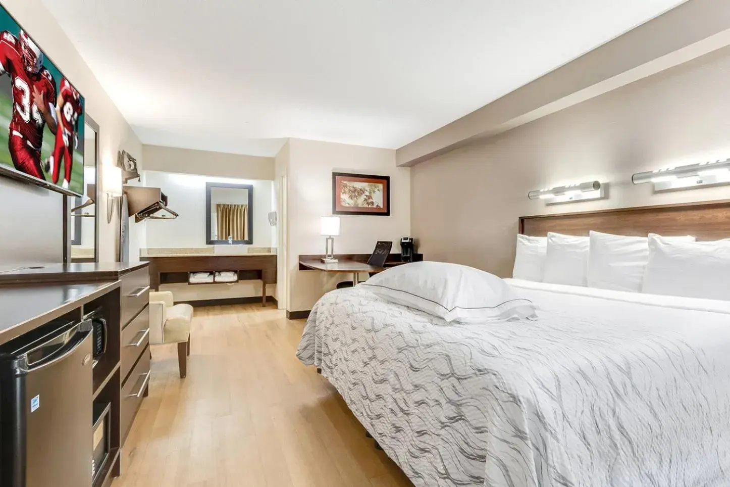 Bedroom, Bed in Red Roof Inn PLUS+ Mt Pleasant - Patriots Point Bedroom, Bed in Red Roof Inn PLUS+ Mt Pleasant - Patriots Point