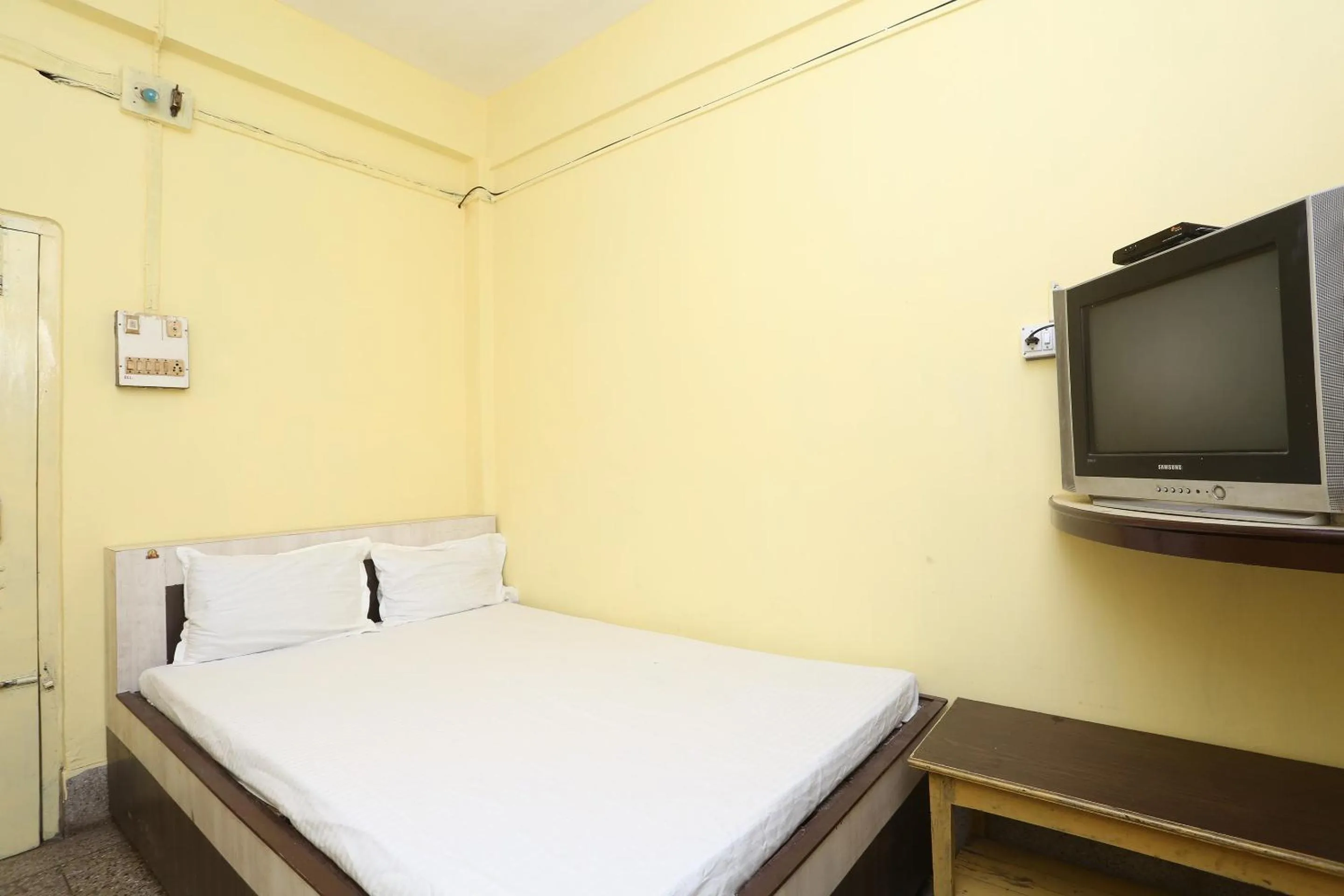 Bedroom, Bed in Hotel O Surya