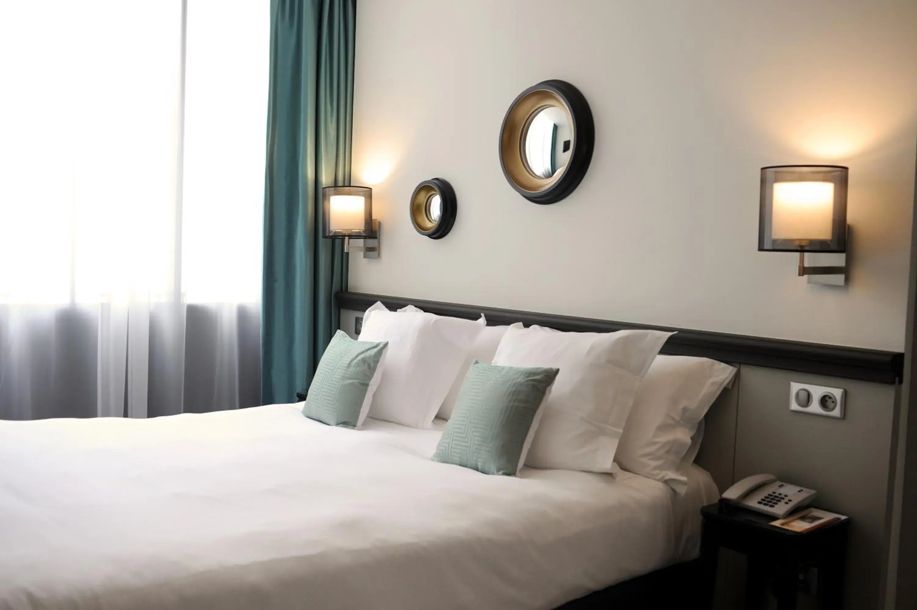 Bedroom, Bed in Hotel Albert 1er Bedroom, Bed in Hotel Albert 1er