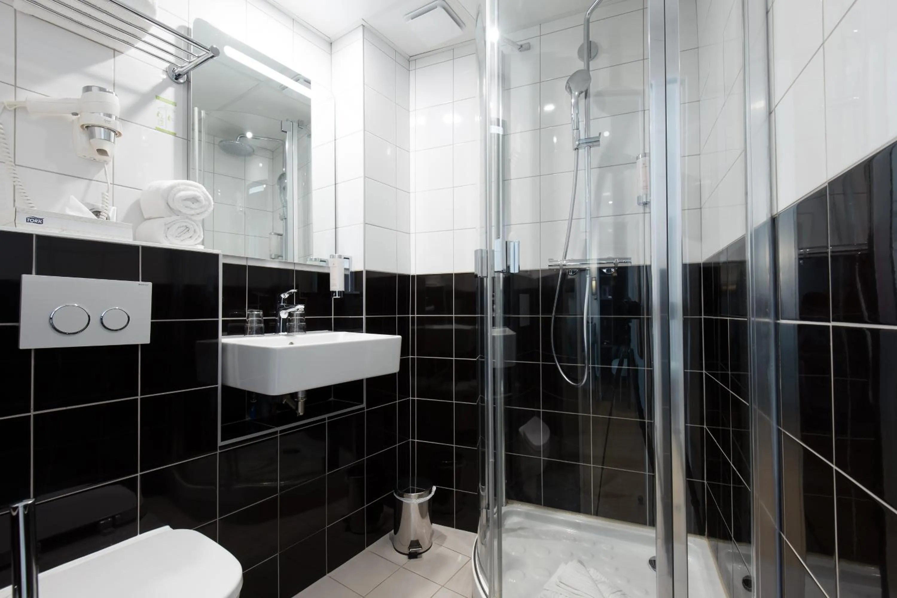 Shower in Hotel Albert 1er