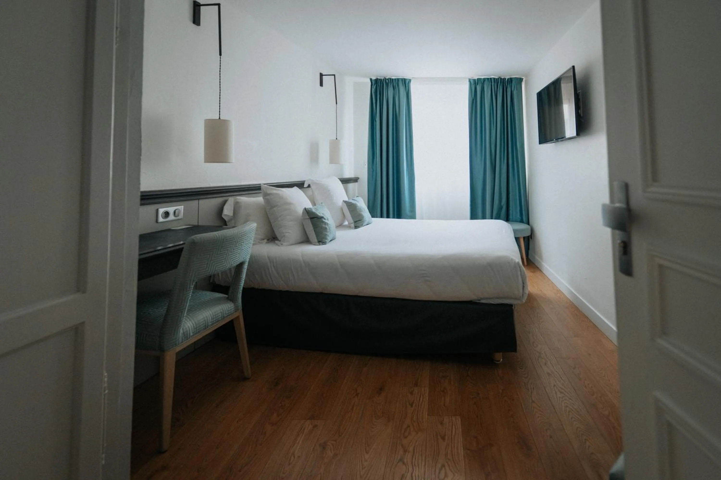 Bedroom, Bed in Hotel Albert 1er