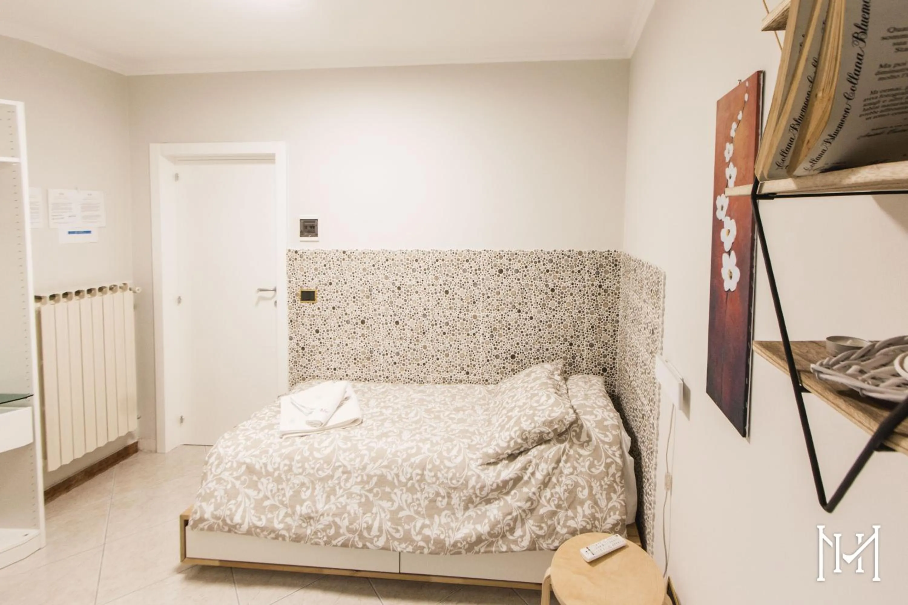 Photo of the whole room, Bed in Mulberry House