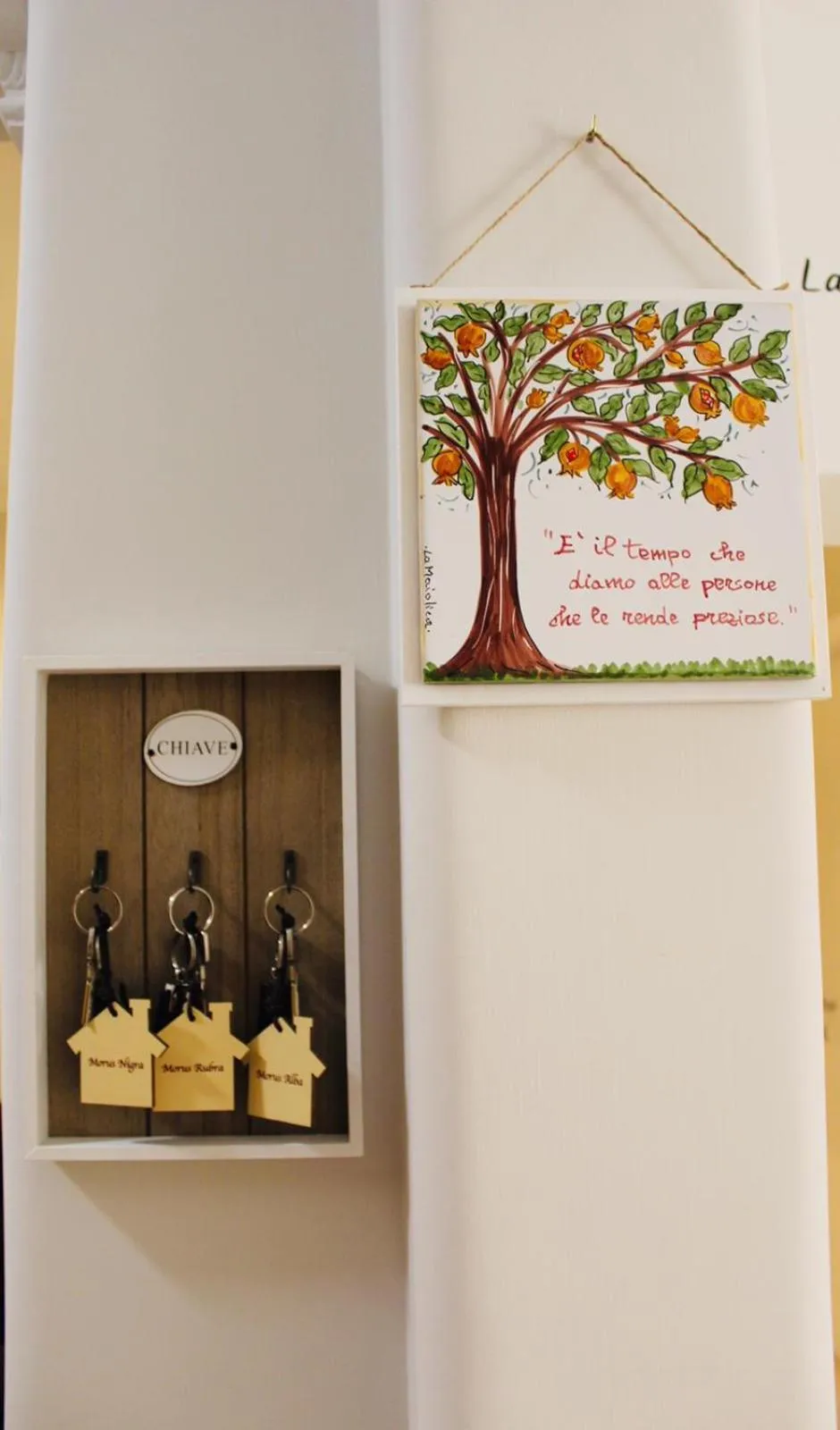 Logo/Certificate/Sign in Mulberry House