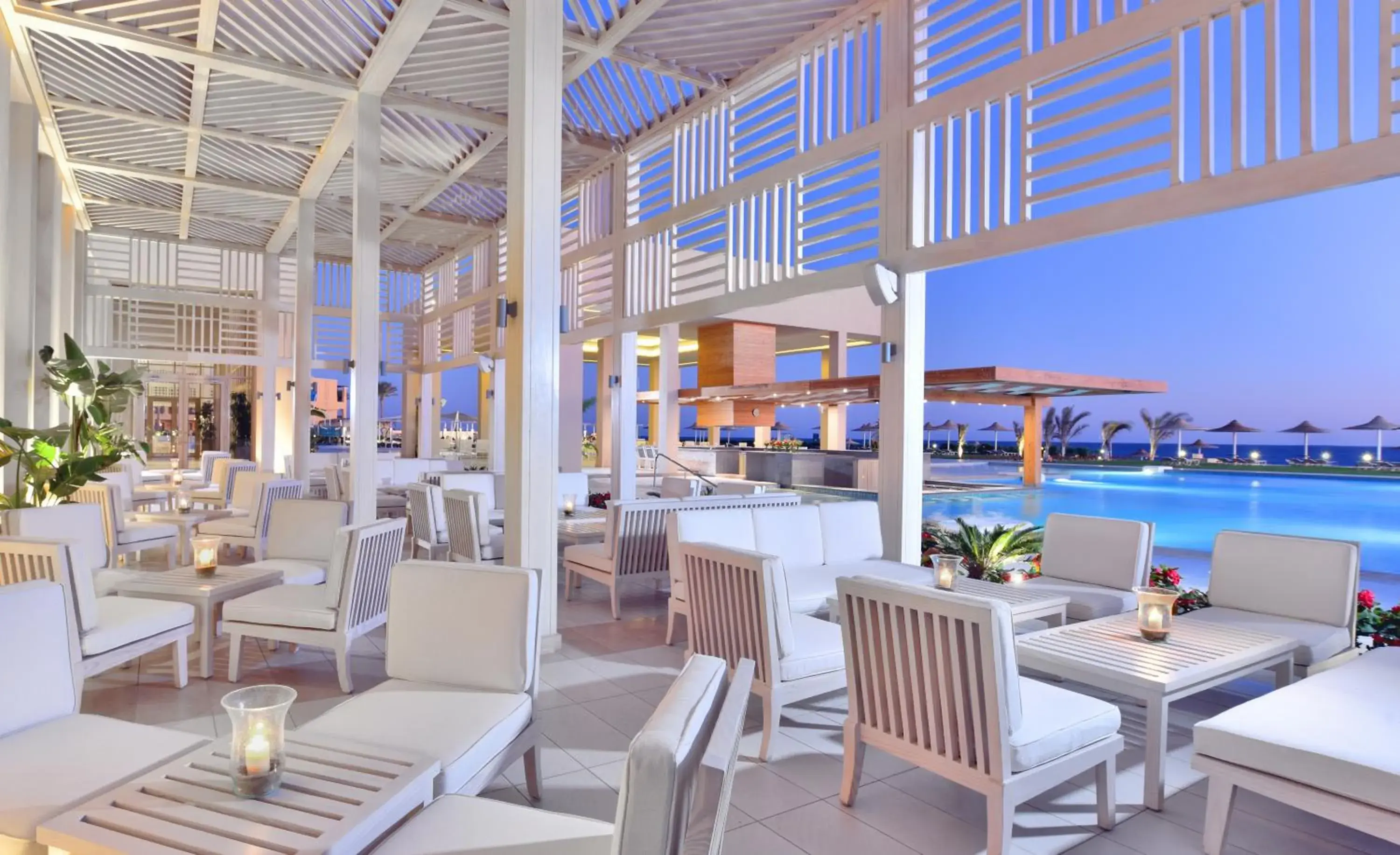 Lounge or bar in JAZ Elite Maraya Lounge or bar in JAZ Elite Maraya