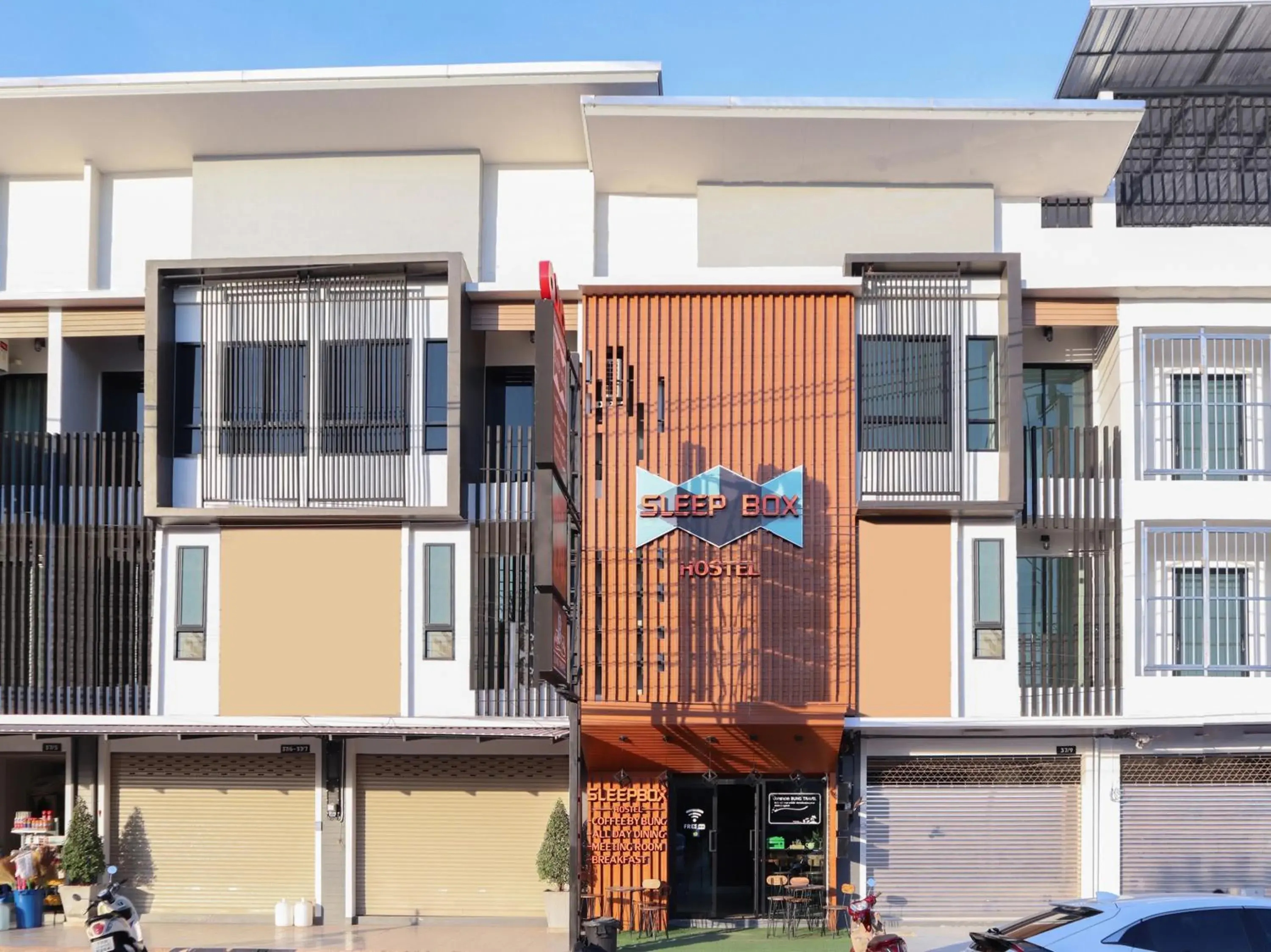 Facade/entrance in Sleepbox Hostel Suratthani Facade/entrance in Sleepbox Hostel Suratthani