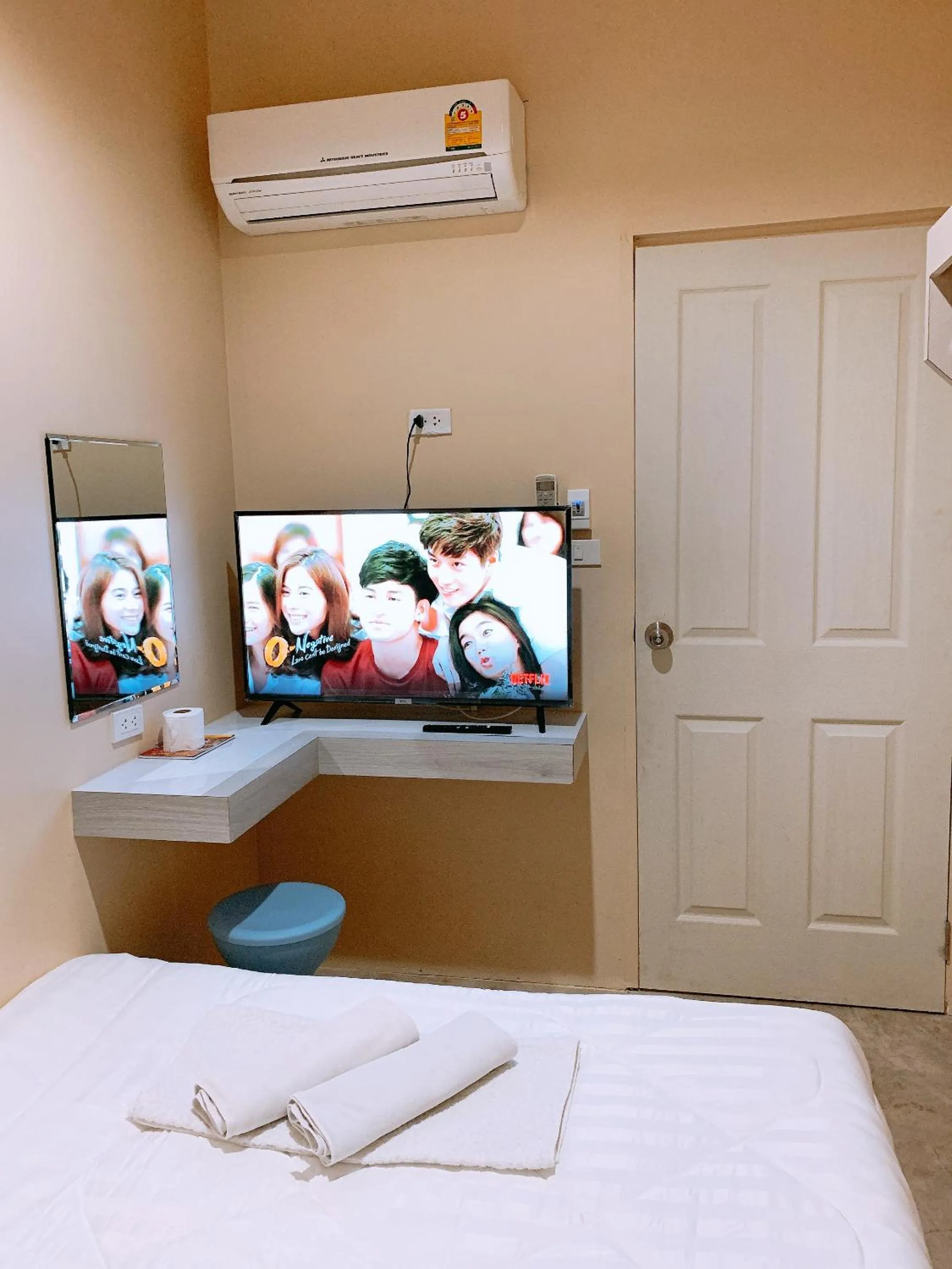 Bed in Sleepbox Hostel Suratthani