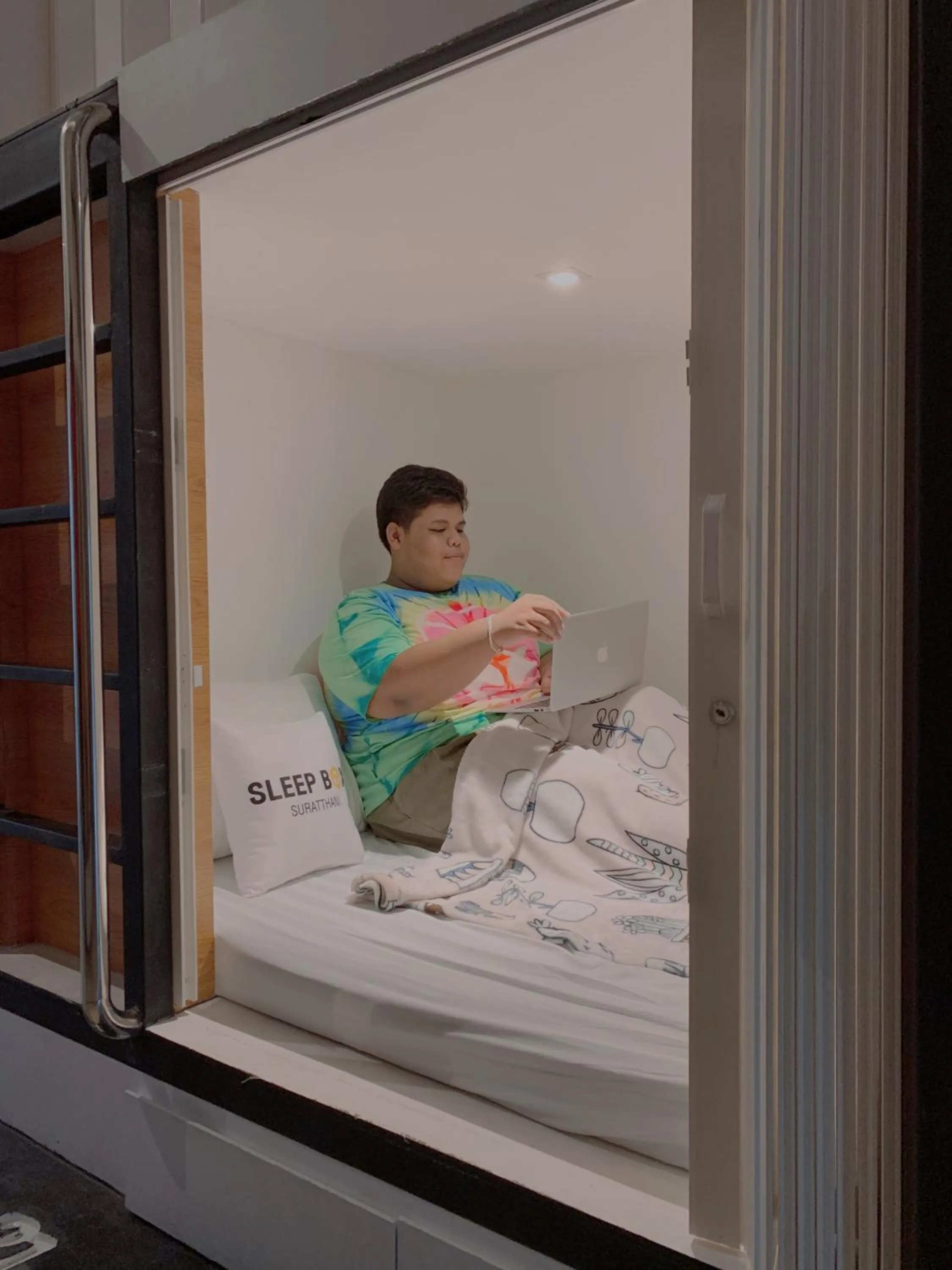 Bed in Sleepbox Hostel Suratthani