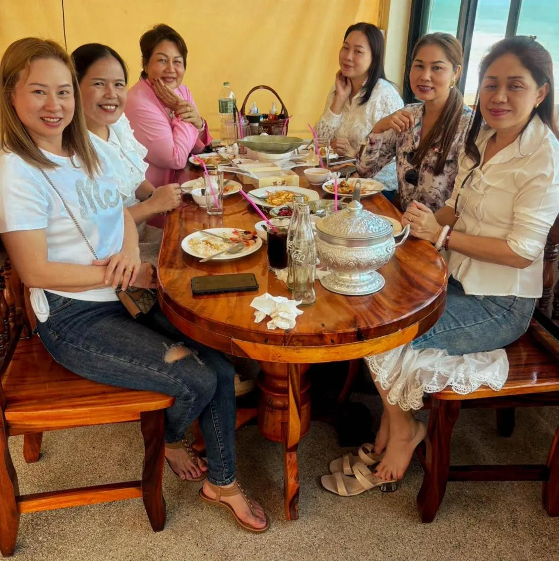 Restaurant/places to eat in CC Beach Resort