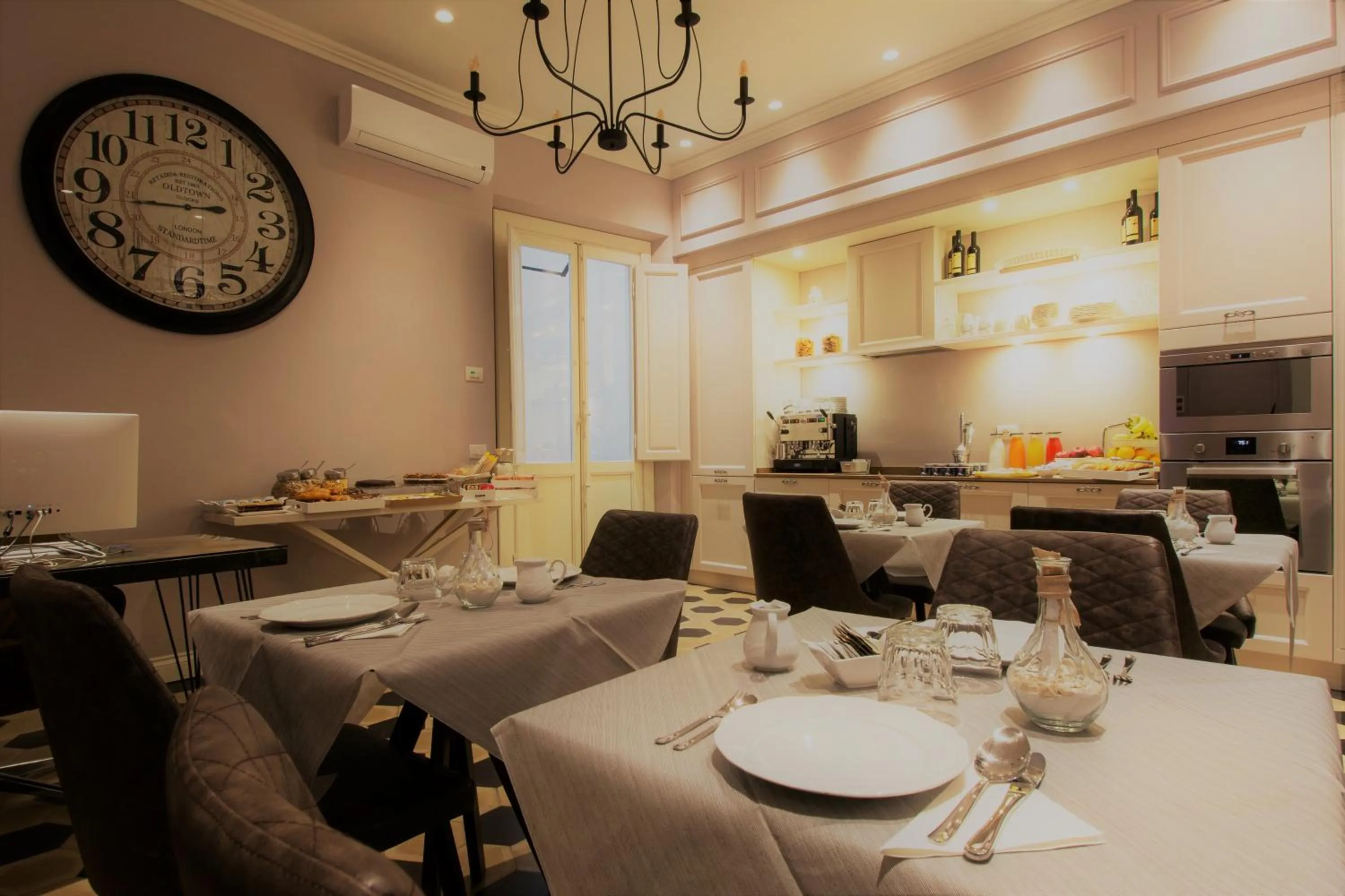 Buffet breakfast in B&B PISTOIA INN