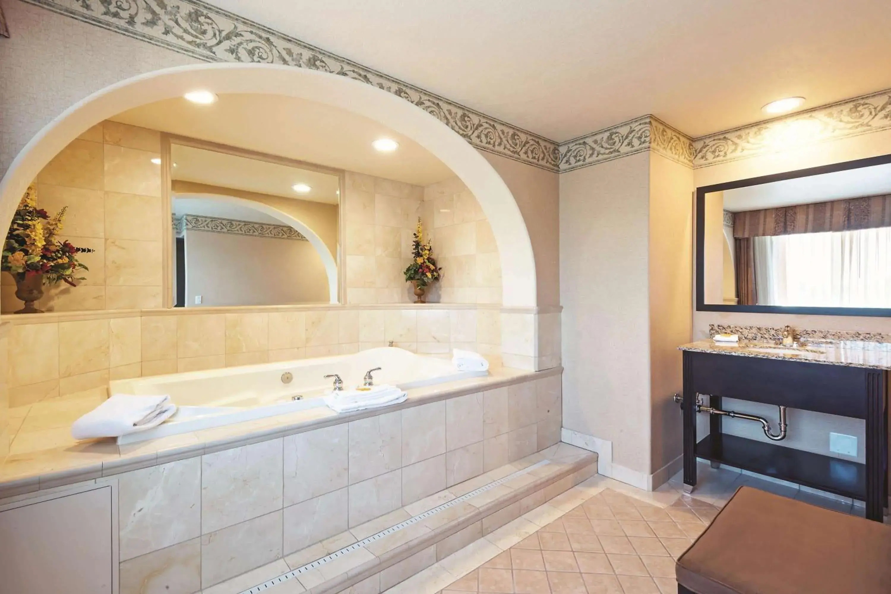 Deluxe King Room - Non-Smoking in La Quinta by Wyndham Boise Towne Square Deluxe King Room - Non-Smoking in La Quinta by Wyndham Boise Towne Square