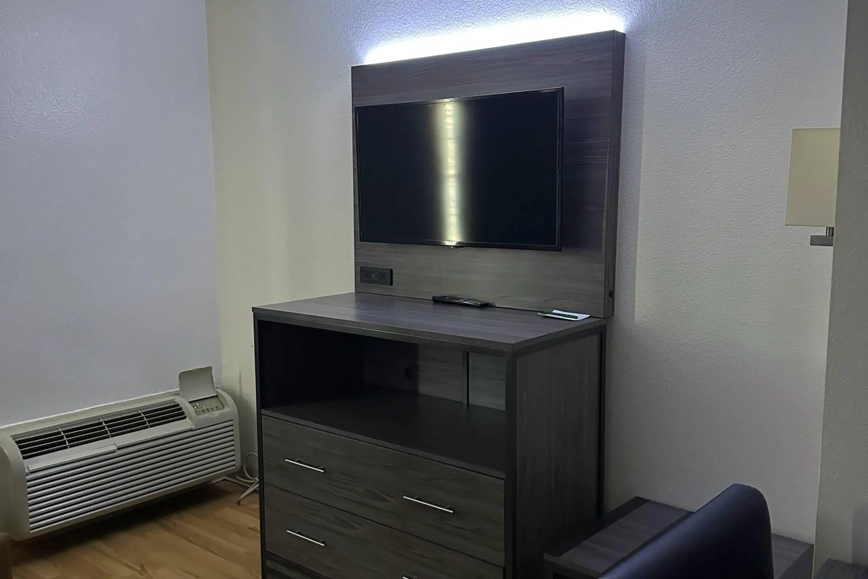 Bedroom in Quality Inn Fishers - Indianapolis