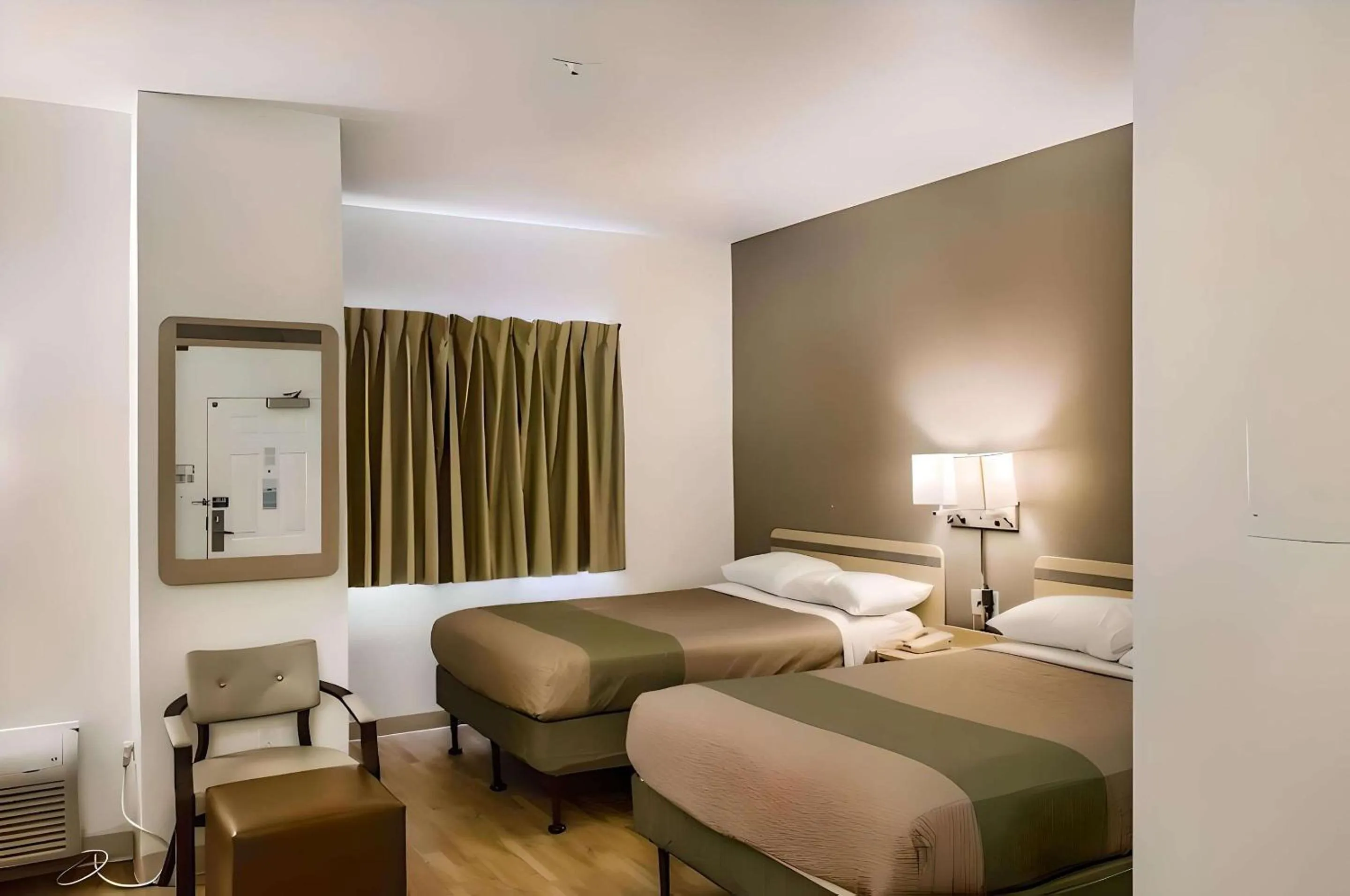 Bedroom, Bed in Rodeway Inn Fishers Indianapolis