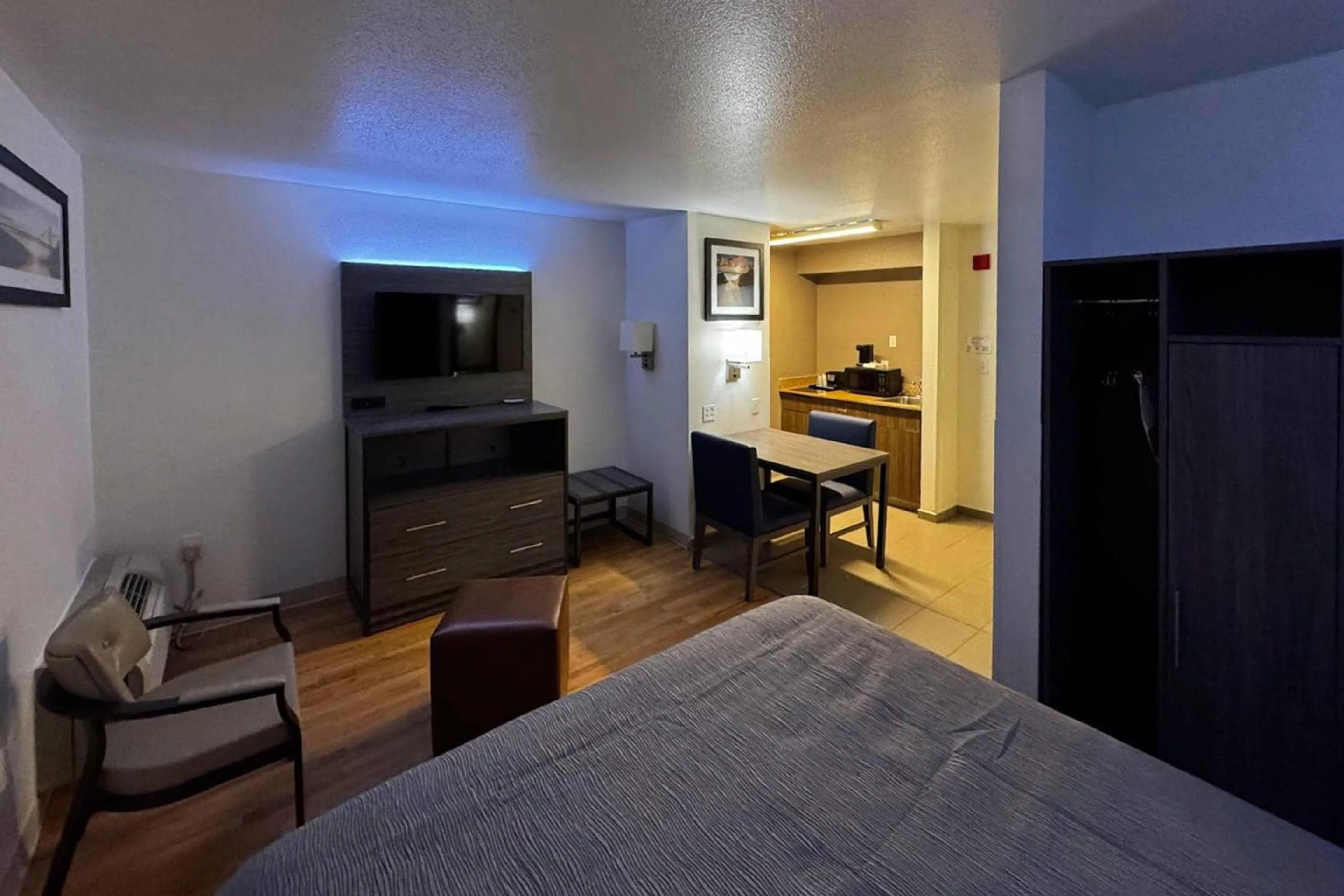 Bedroom, Bed in Quality Inn Fishers - Indianapolis