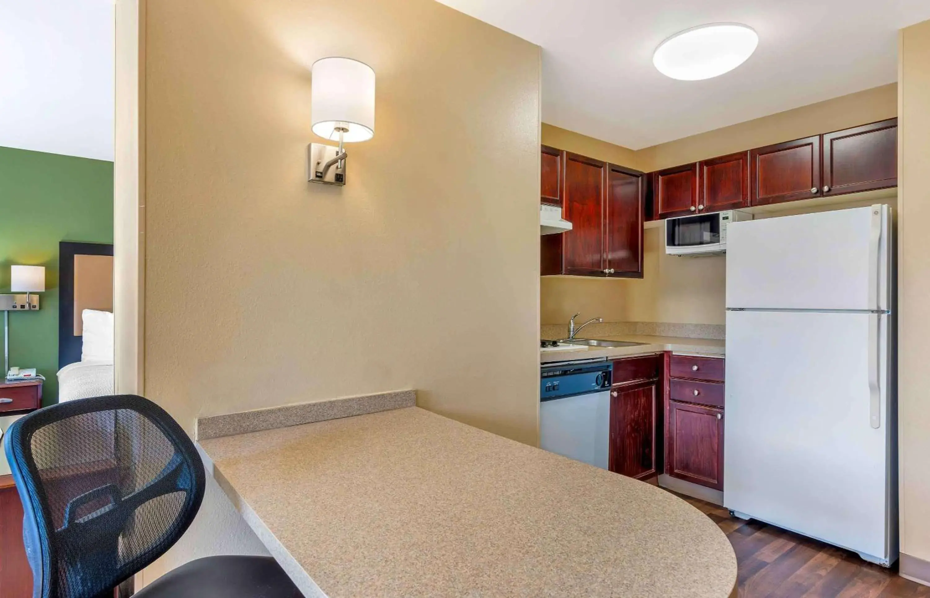 Bedroom in Extended Stay America Suites - Columbus - Polaris Bedroom in Extended Stay America Suites - Columbus - Polaris