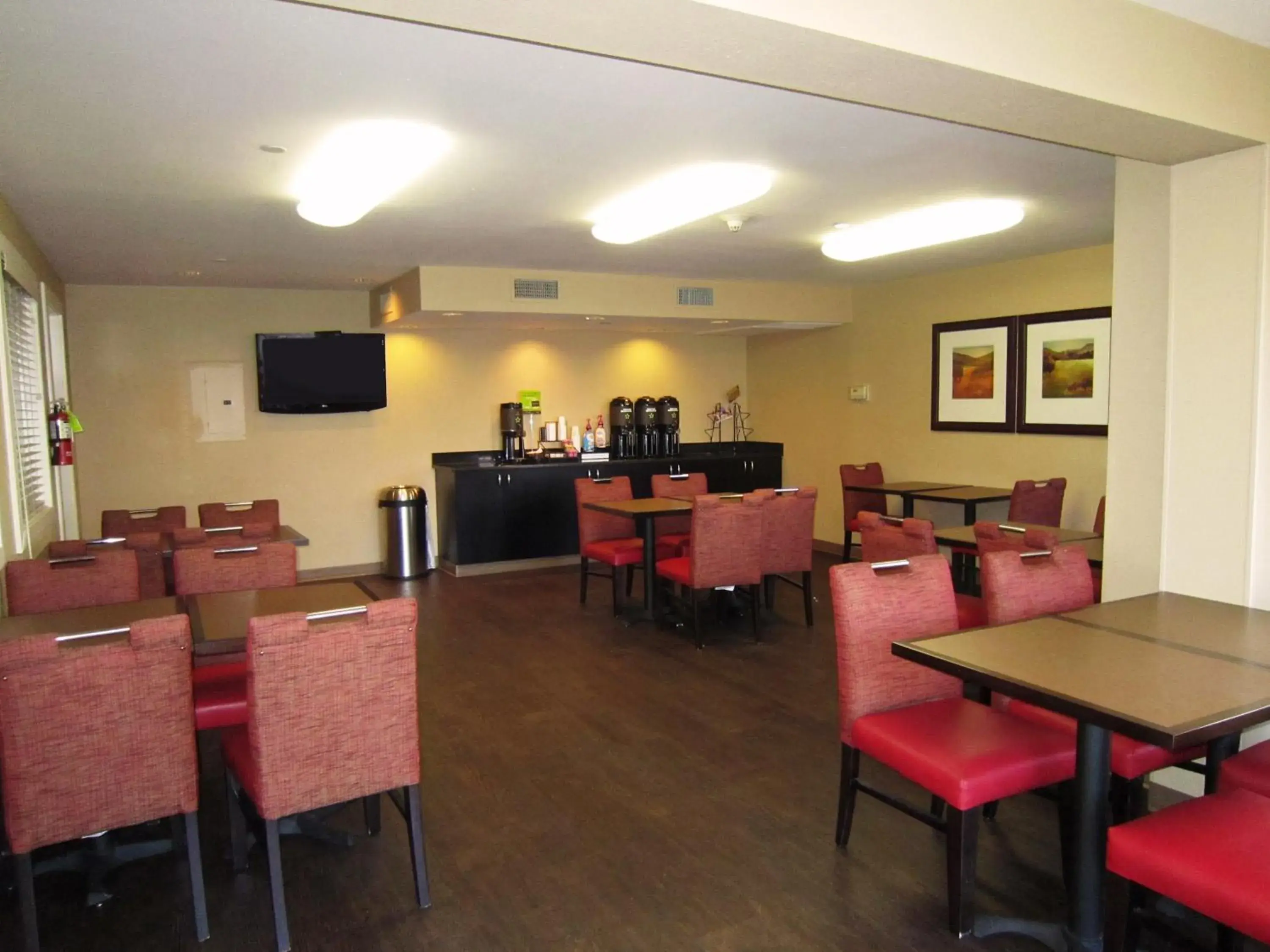 Lounge or bar in Extended Stay America Suites - Columbus - Polaris Lounge or bar in Extended Stay America Suites - Columbus - Polaris