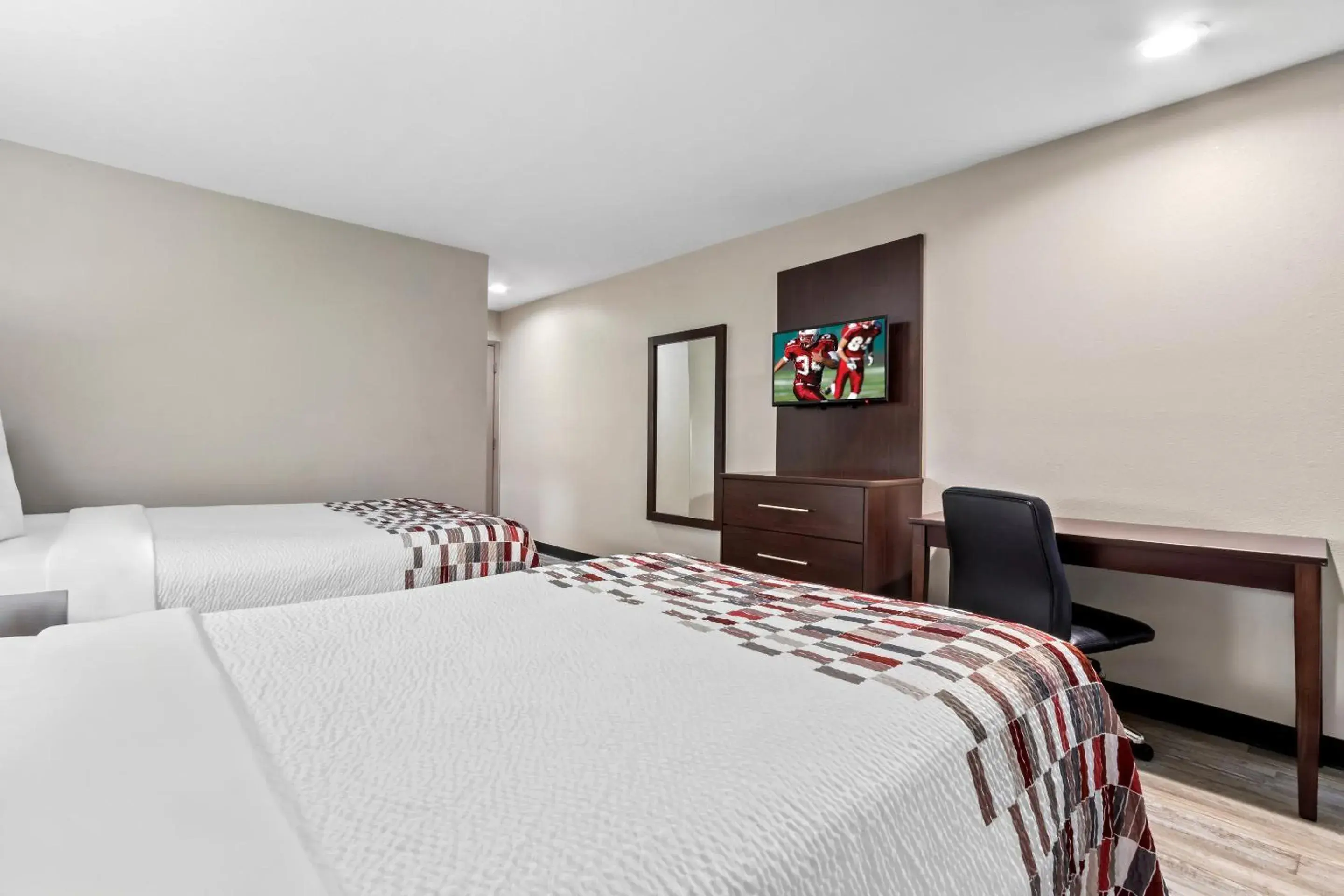 Photo of the whole room, Bed in Red Roof Inn Phoenix North - I-17 at Bell Rd Photo of the whole room, Bed in Red Roof Inn Phoenix North - I-17 at Bell Rd