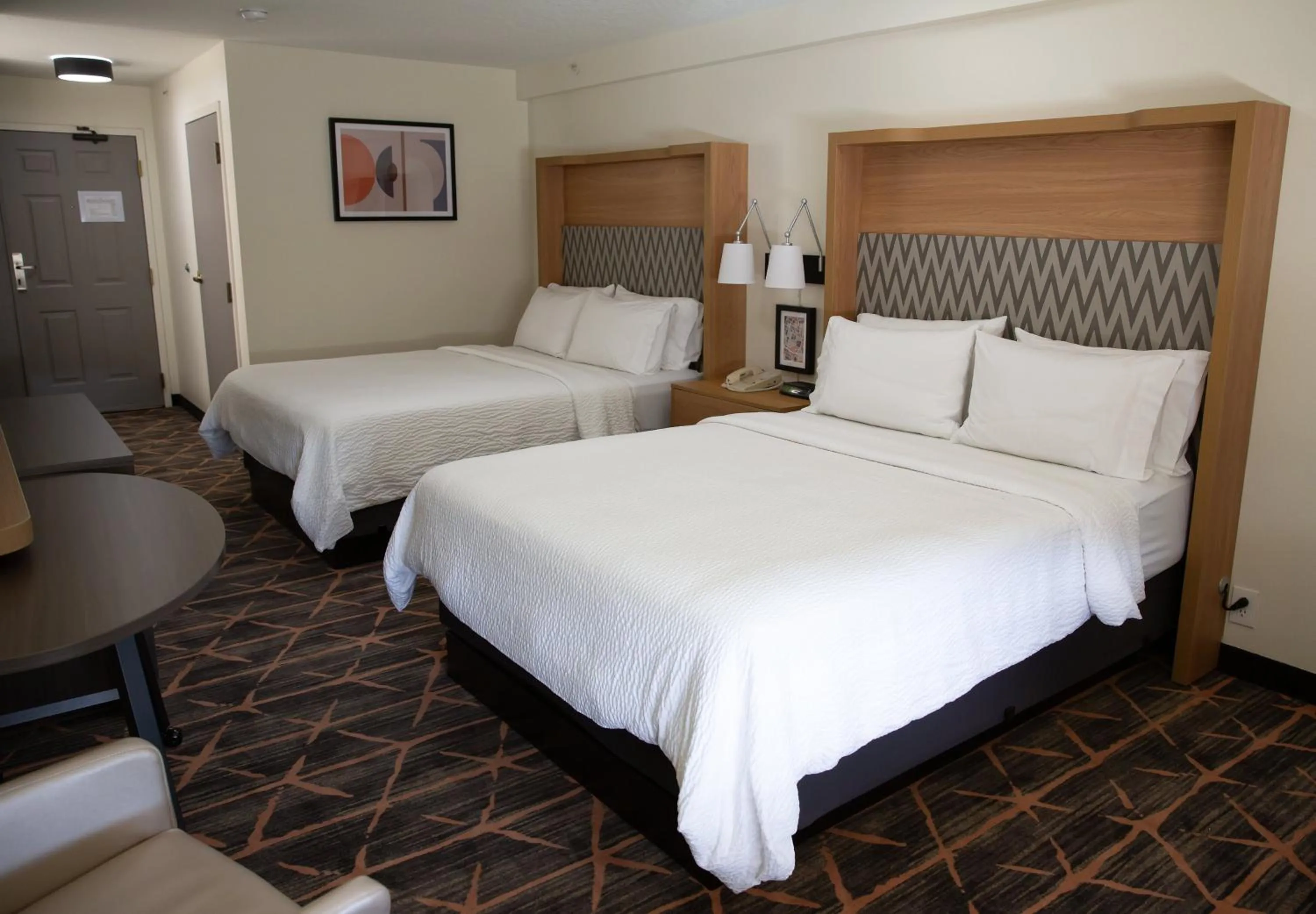 Photo of the whole room, Bed in Holiday Inn Redding by IHG