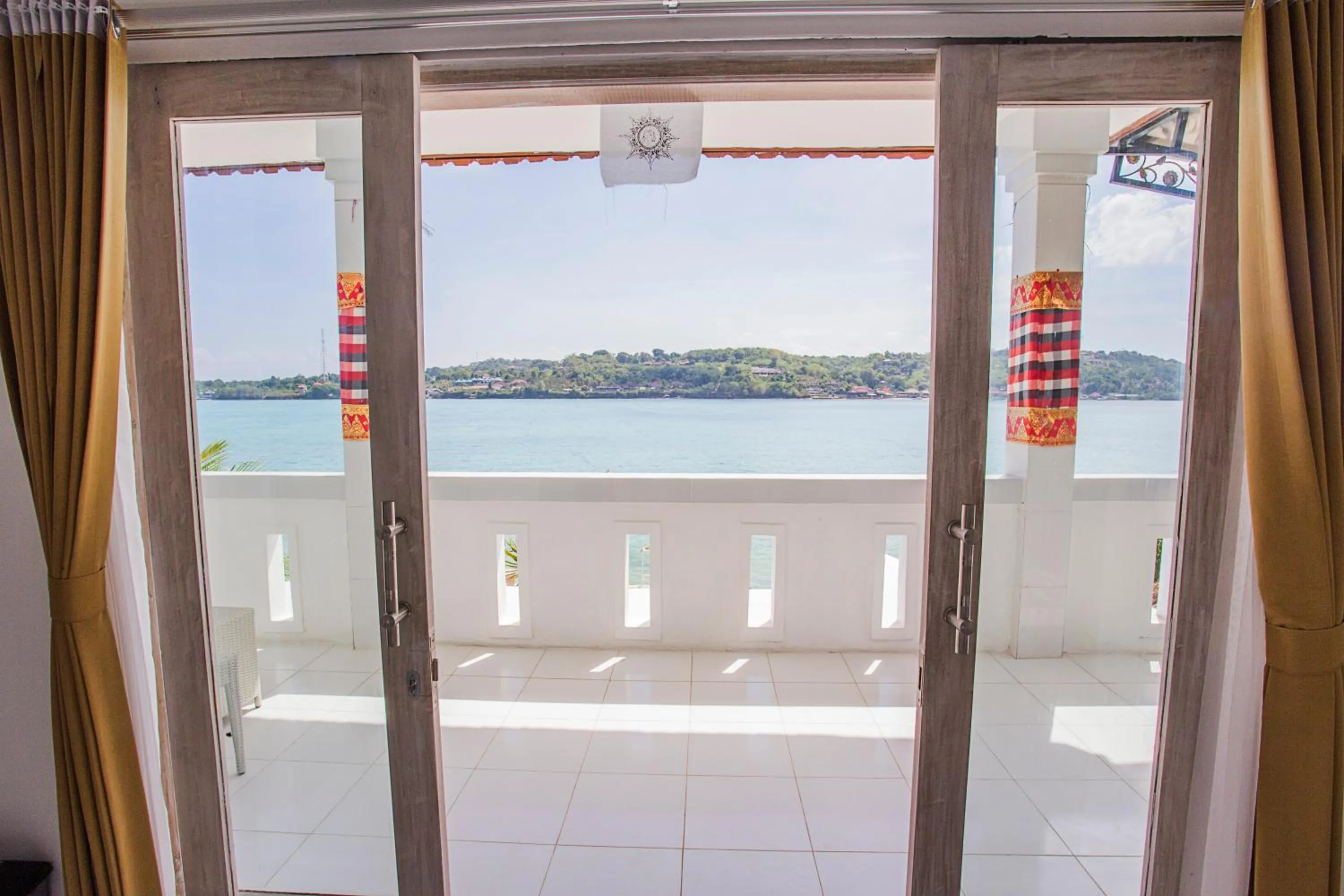 The Waterfront Beach House