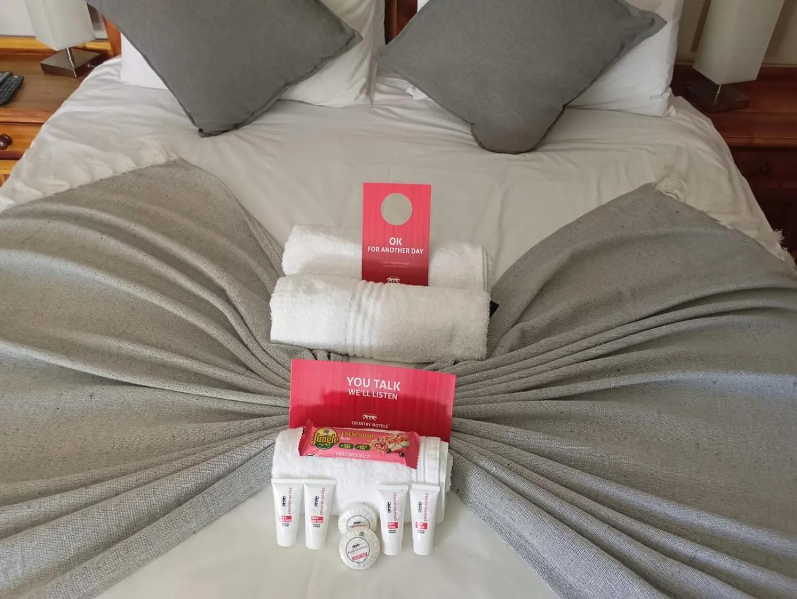 towels, Bed in Kuruman Hotel