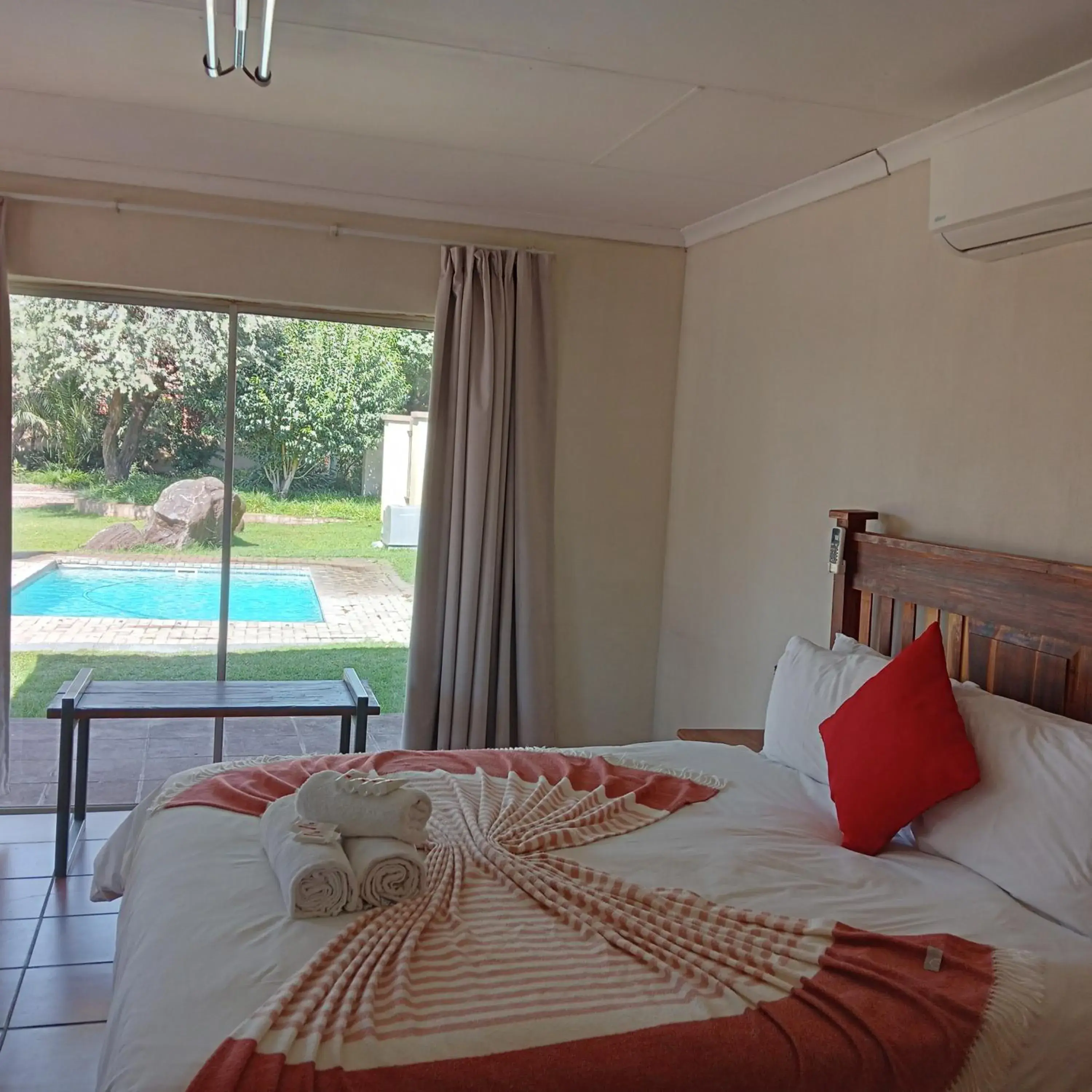 Pool view, Bed in Kuruman Hotel Pool view, Bed in Kuruman Hotel