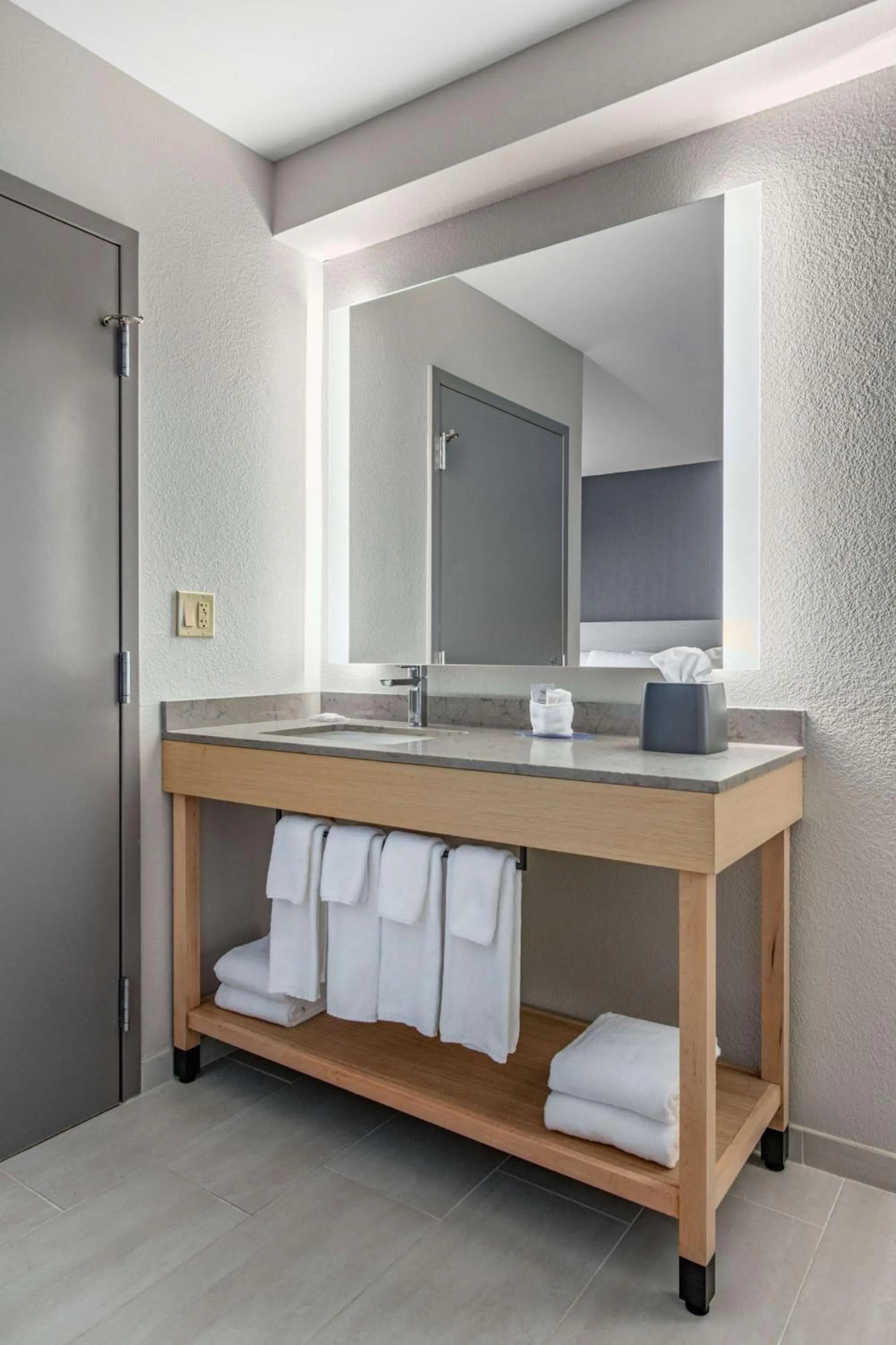 Bathroom in Hyatt Place Riverside Downtown