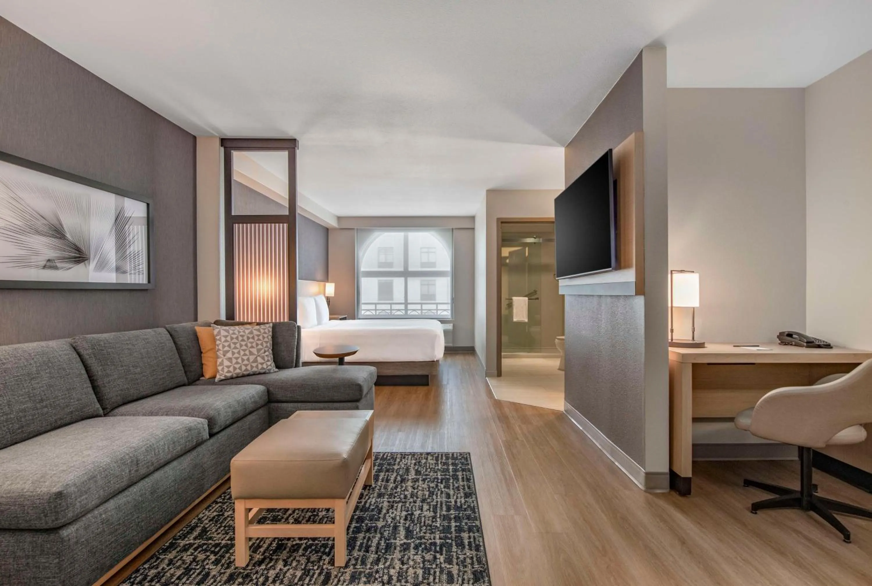 Bedroom in Hyatt Place Riverside Downtown