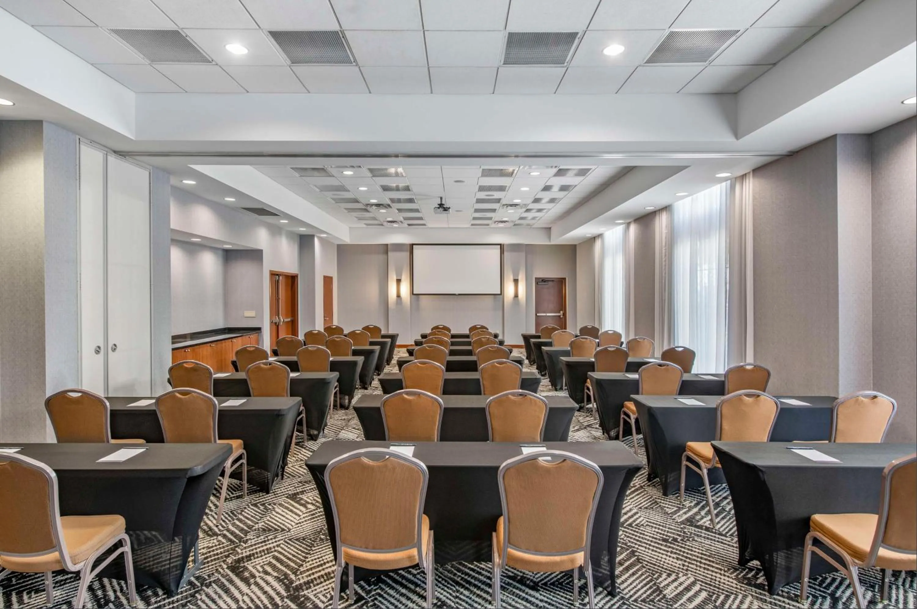 Meeting/conference room in Hyatt Place Riverside Downtown