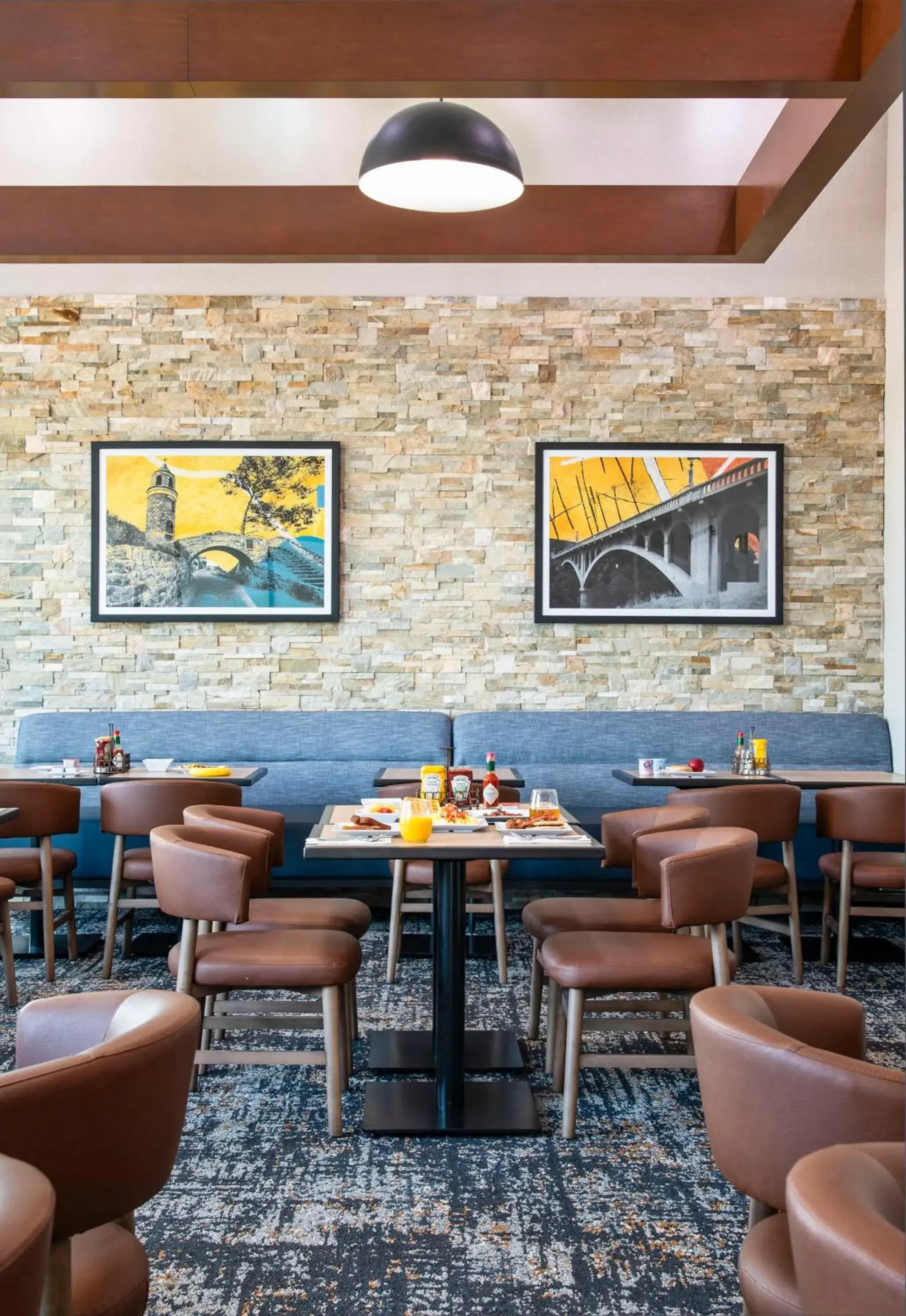 Restaurant/places to eat in Hyatt Place Riverside Downtown Restaurant/places to eat in Hyatt Place Riverside Downtown