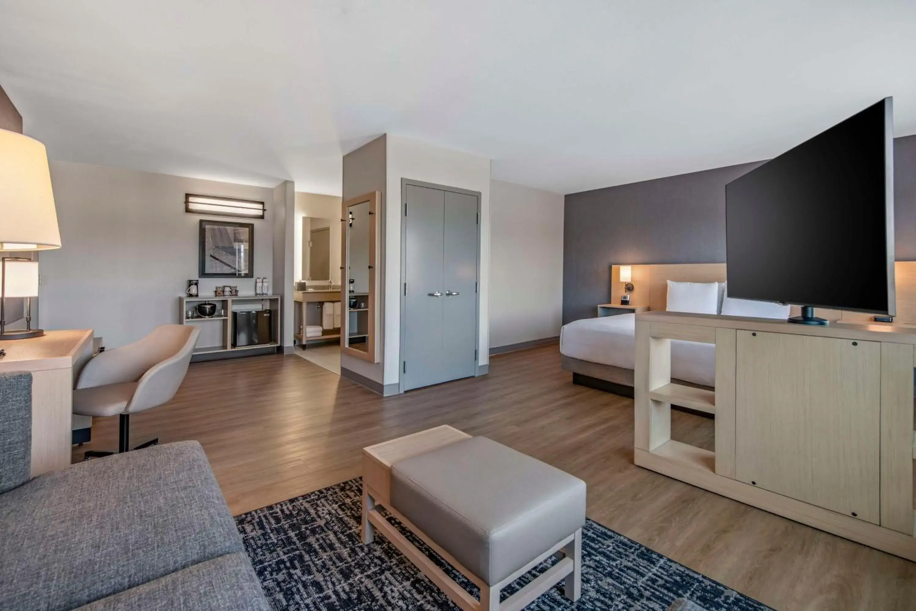 Bedroom, Bed in Hyatt Place Riverside Downtown Bedroom, Bed in Hyatt Place Riverside Downtown