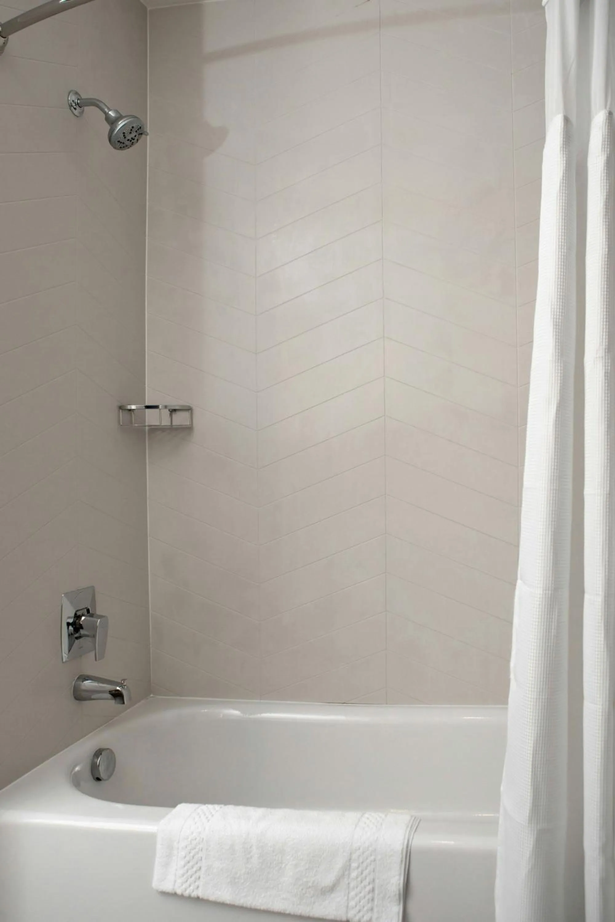 Bathroom in Fairfield Inn & Suites by Marriott Richmond Airport