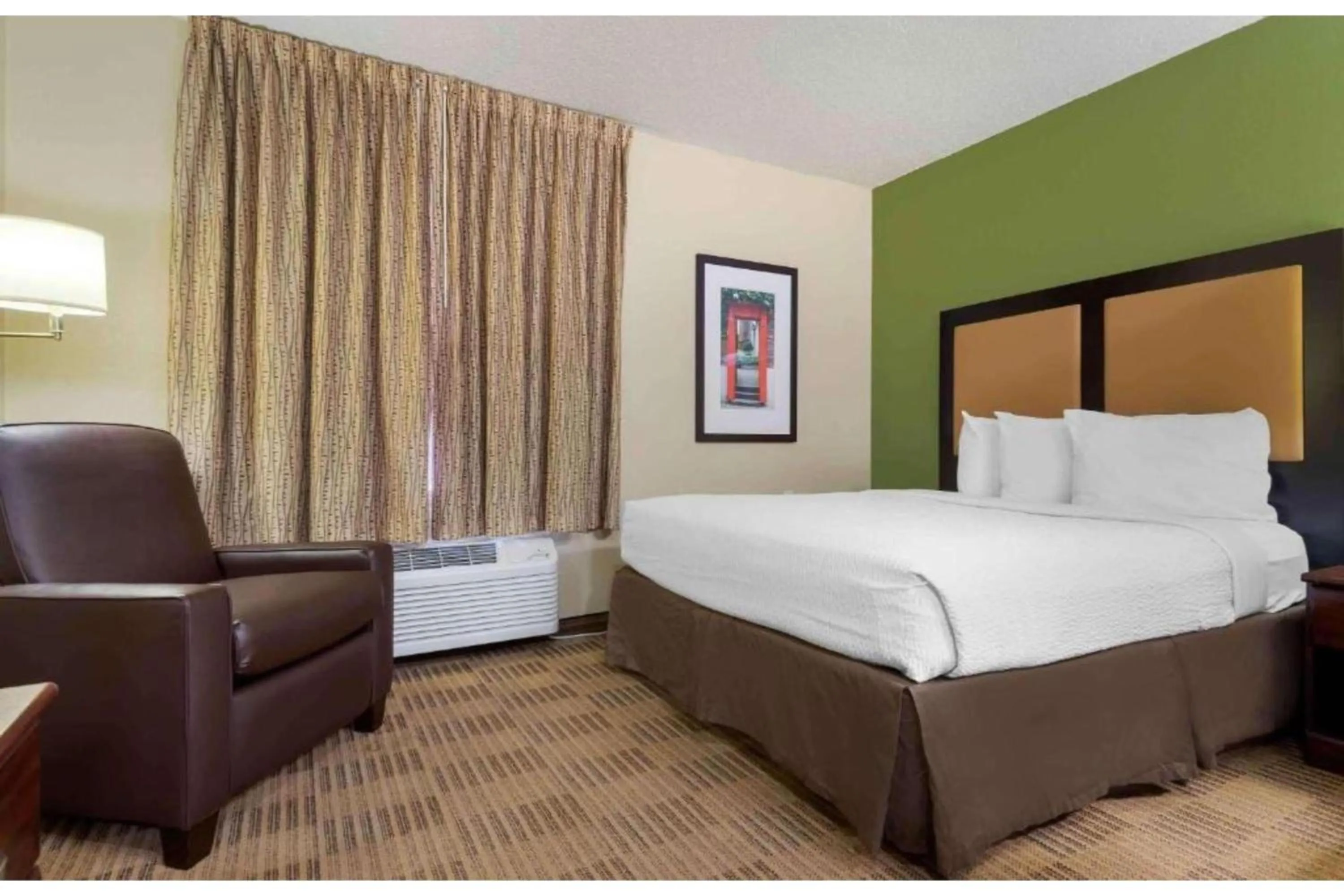 Bedroom, Bed in Studio 6 Extended Stay Rochester Greece NY