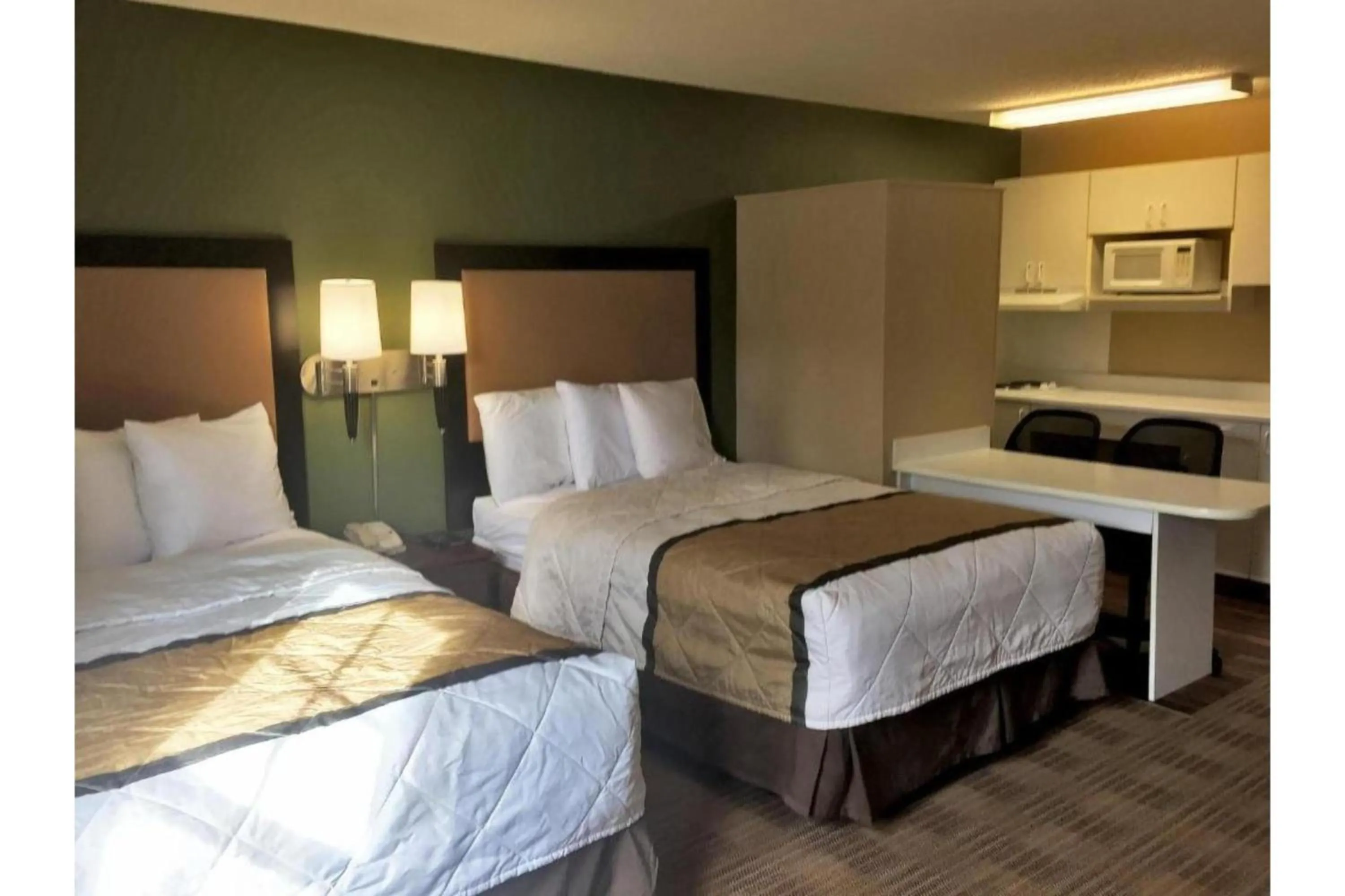 Bedroom, Bed in Studio 6 Extended Stay Rochester Greece NY