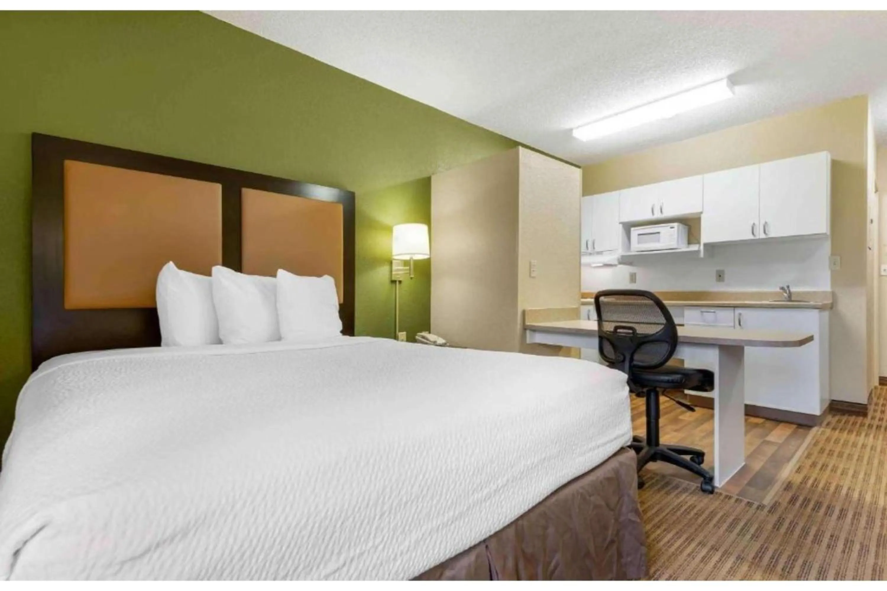 Bedroom, Bed in Studio 6 Extended Stay Rochester Greece NY