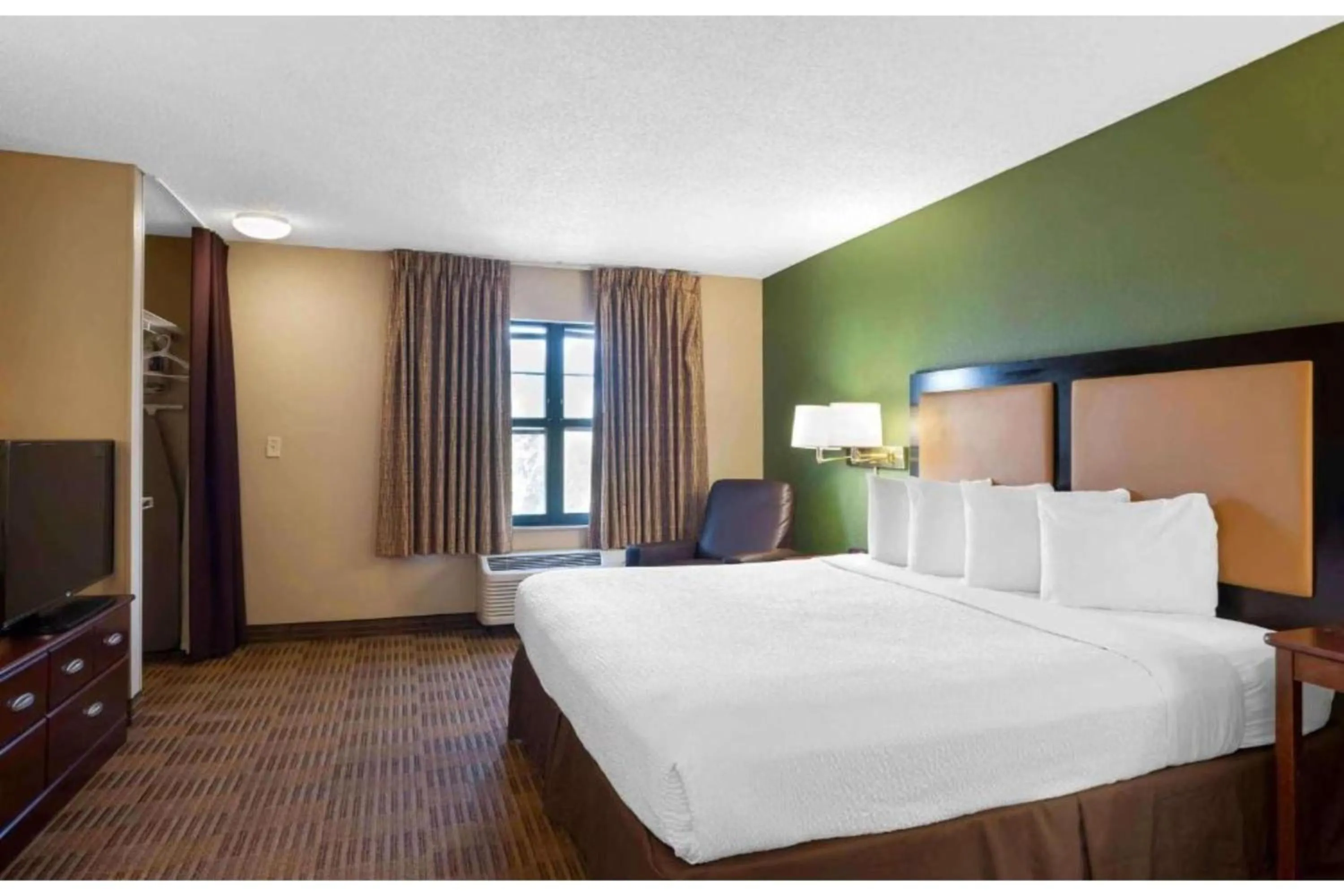 Bed in Studio 6 Extended Stay Rochester Greece NY
