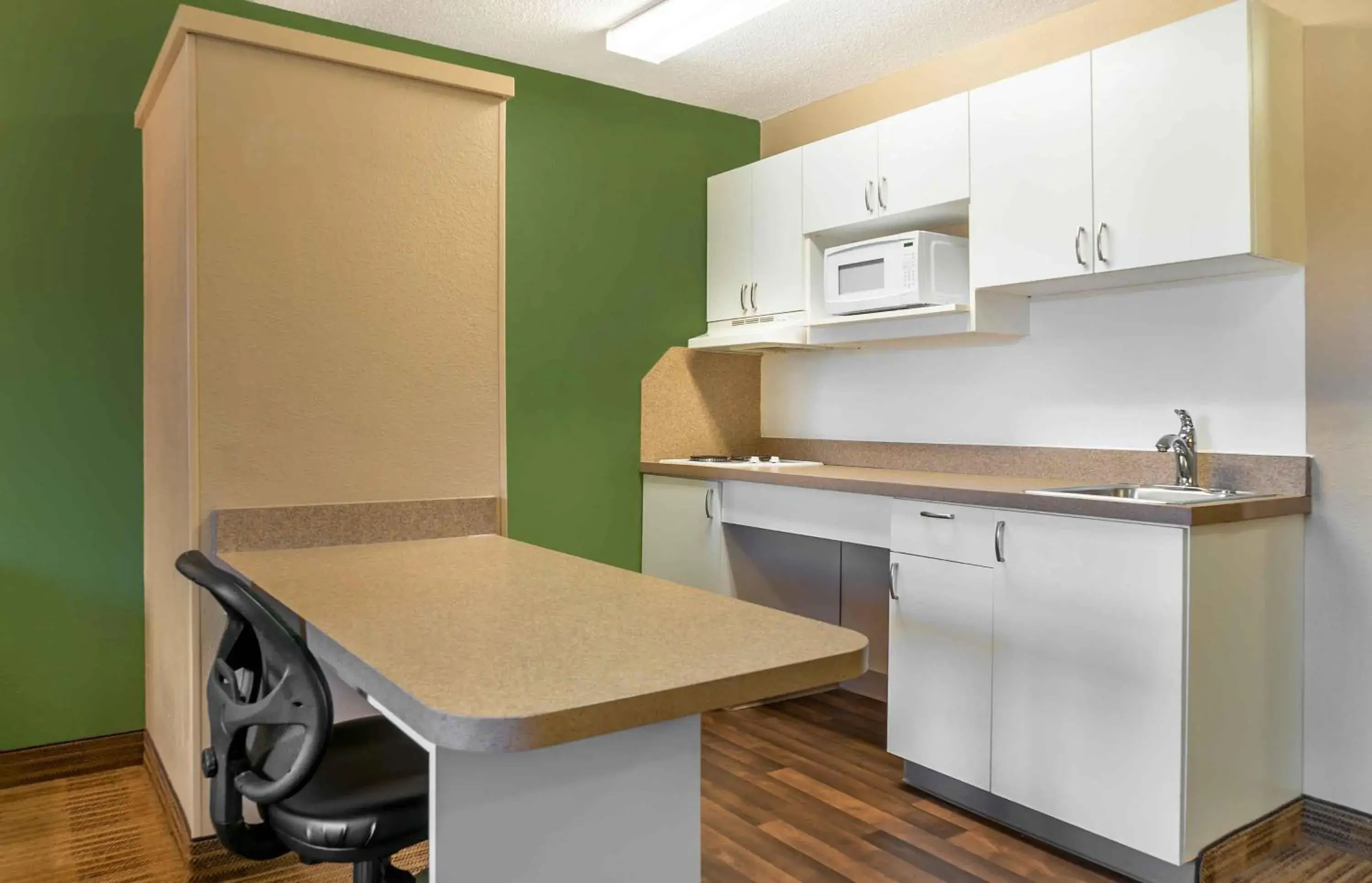 Bedroom in Extended Stay America Suites - Toledo - Holland Bedroom in Extended Stay America Suites - Toledo - Holland