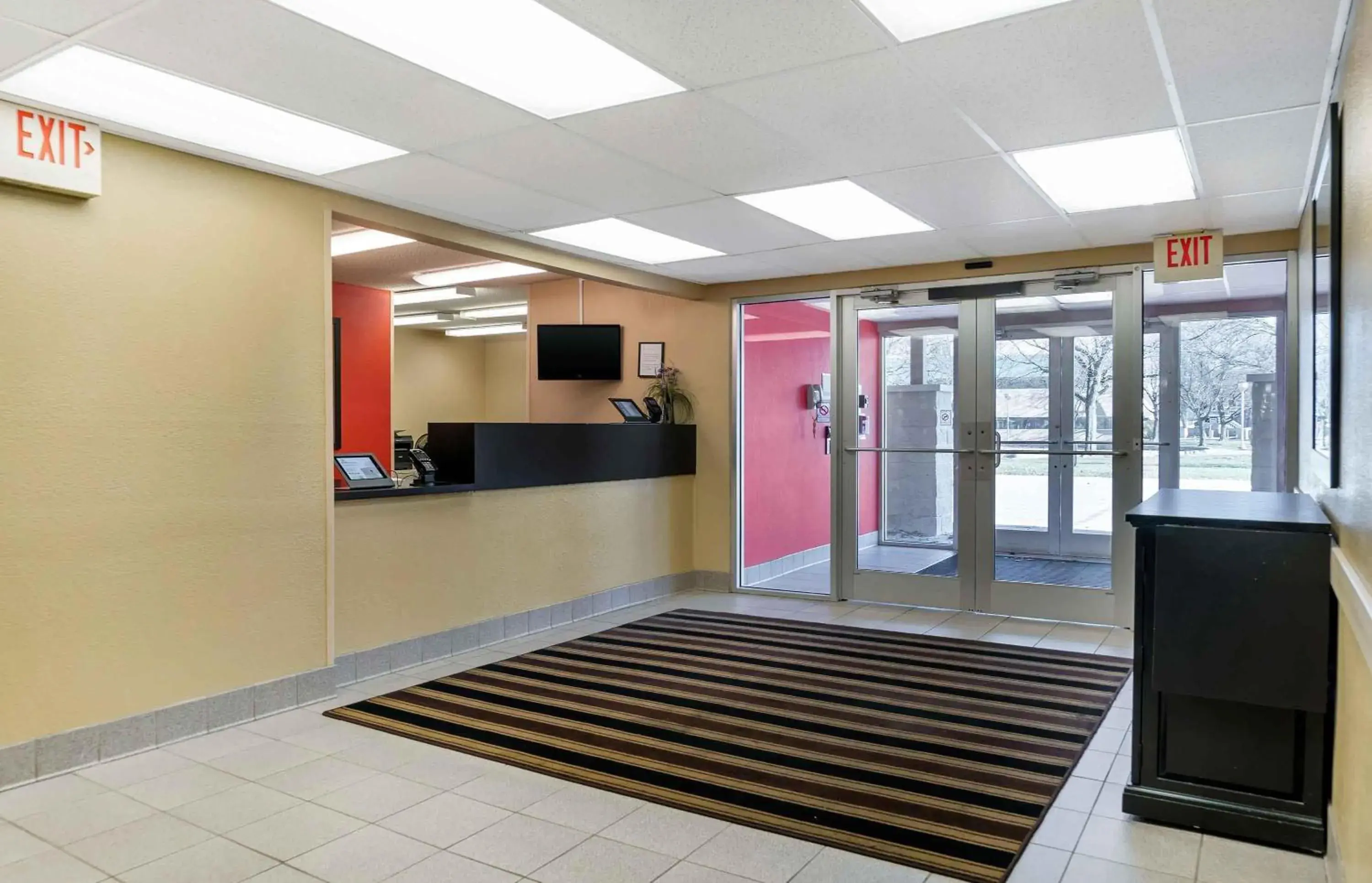 Lobby or reception in Extended Stay America Suites - Toledo - Holland Lobby or reception in Extended Stay America Suites - Toledo - Holland