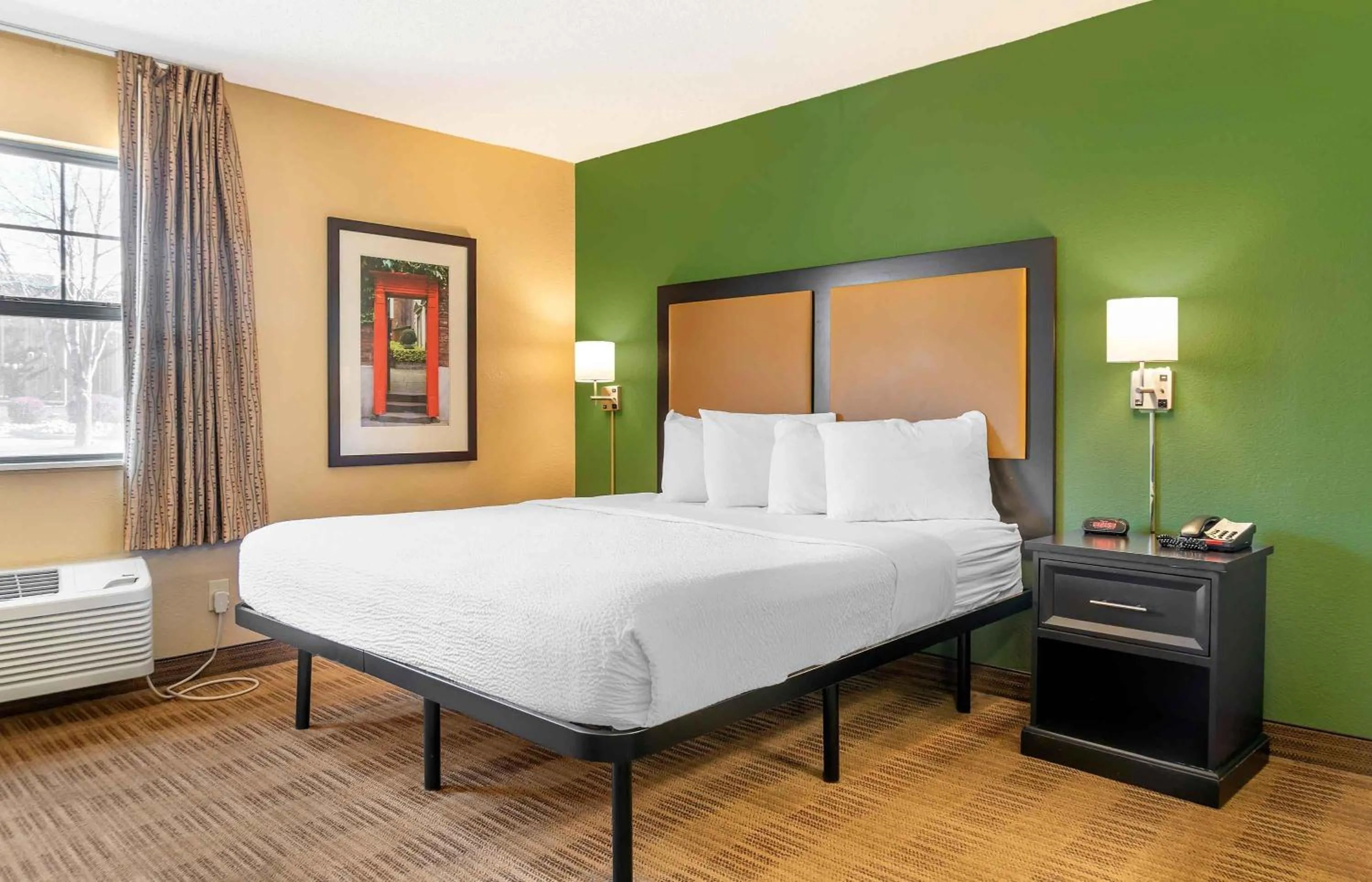 Bedroom, Bed in Extended Stay America Suites - Toledo - Holland