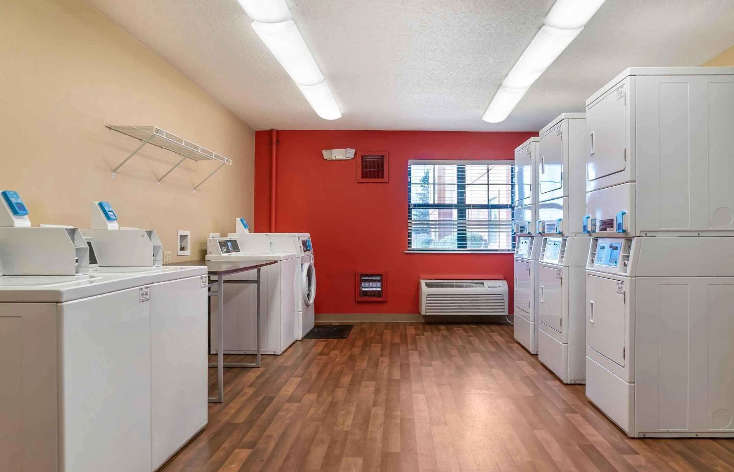 Property building in Extended Stay America Suites - Toledo - Holland