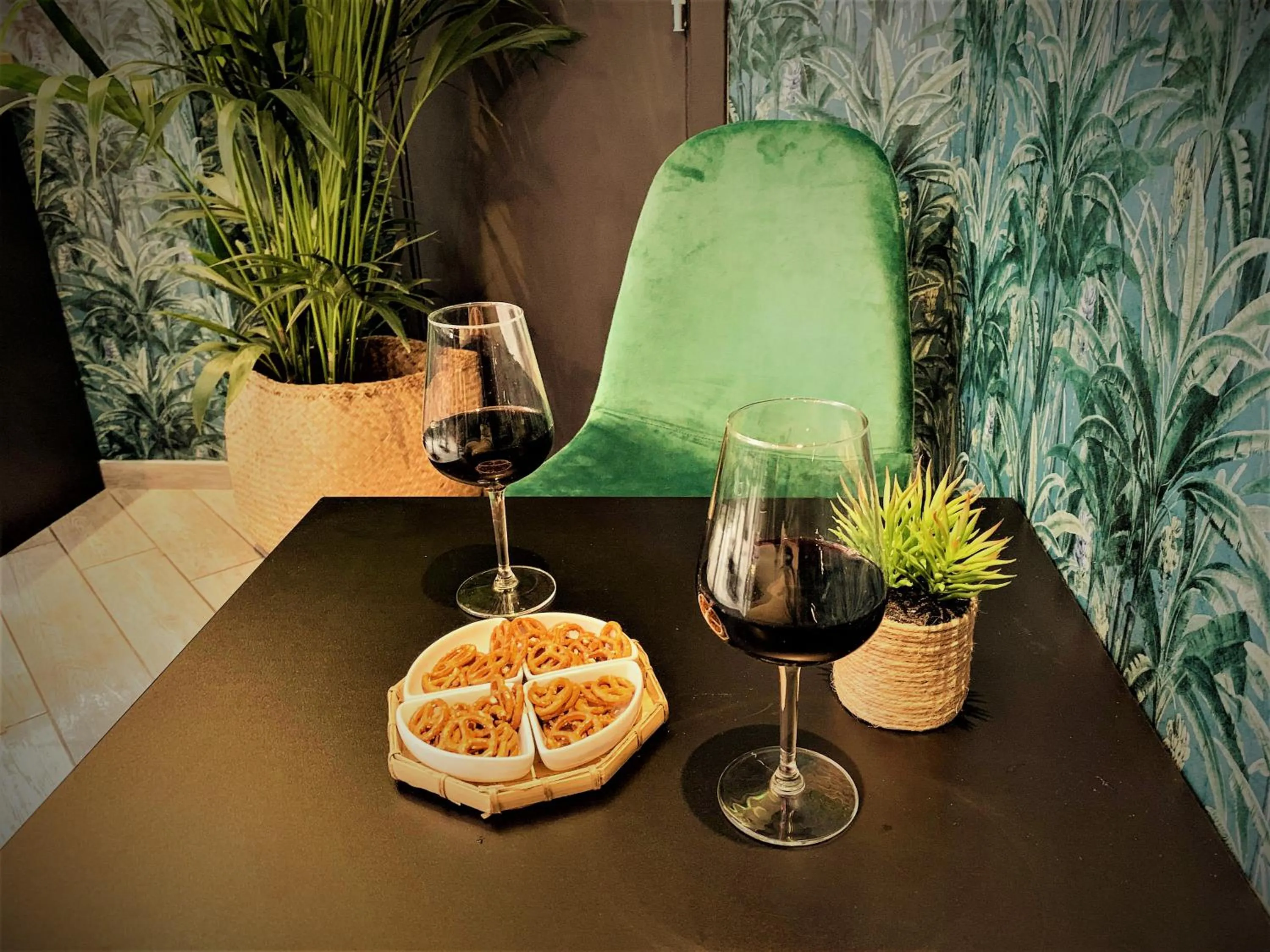 Lounge or bar in Hôtel Boutique Richelieu, Lyon Gare Part-Dieu