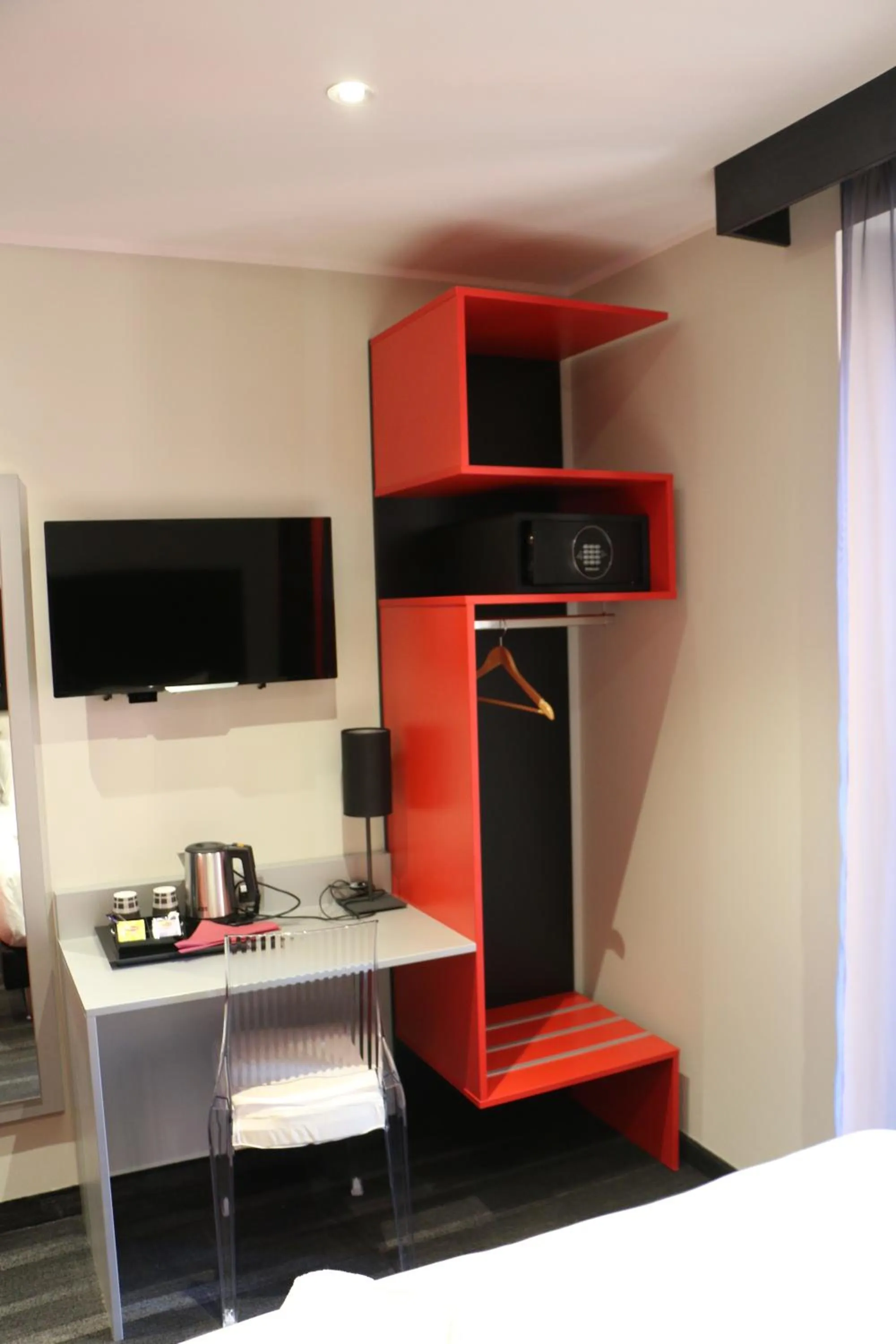 Coffee/tea facilities in Hôtel Boutique Richelieu, Lyon Gare Part-Dieu