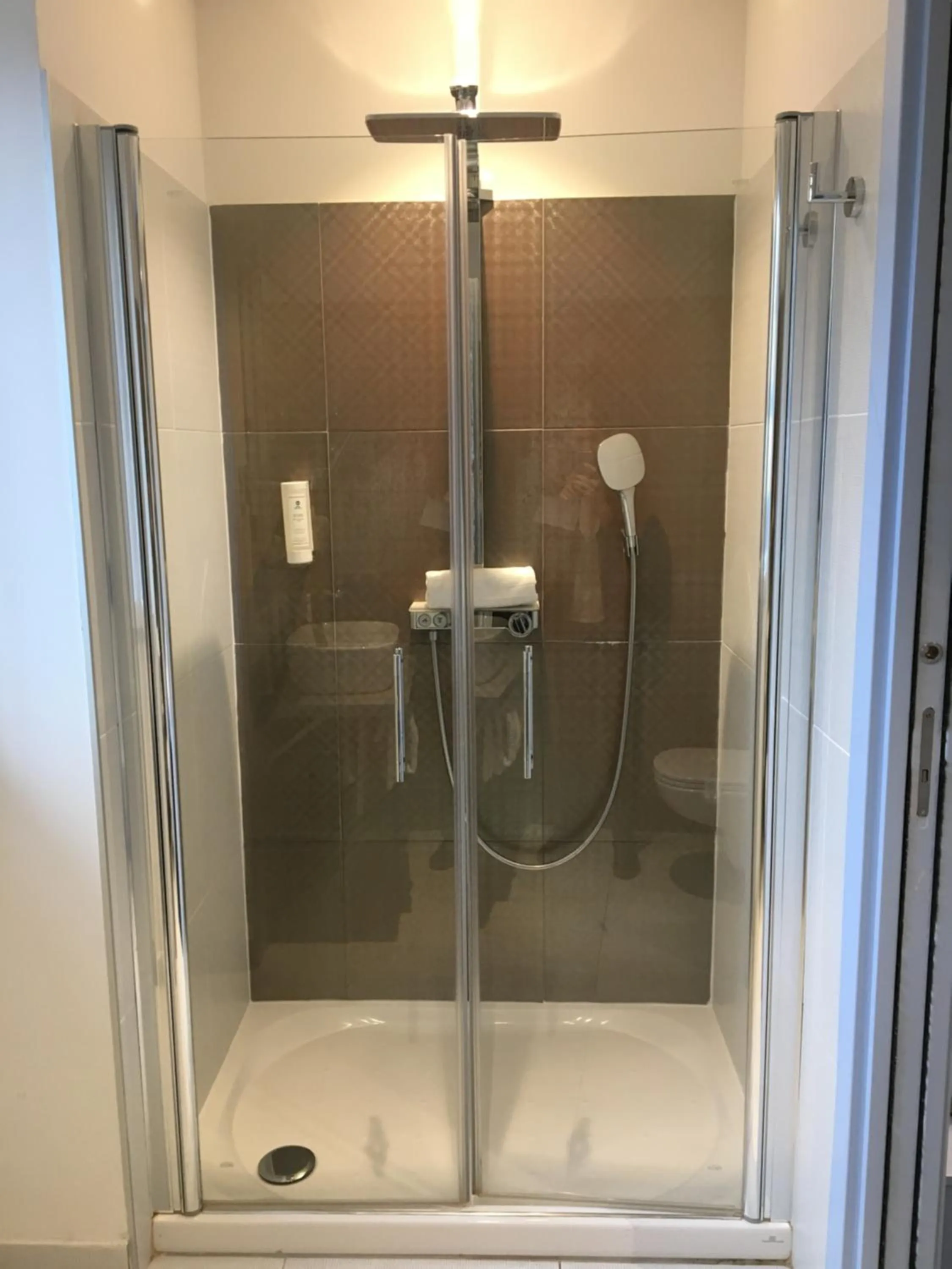 Bathroom in Hôtel Boutique Richelieu, Lyon Gare Part-Dieu