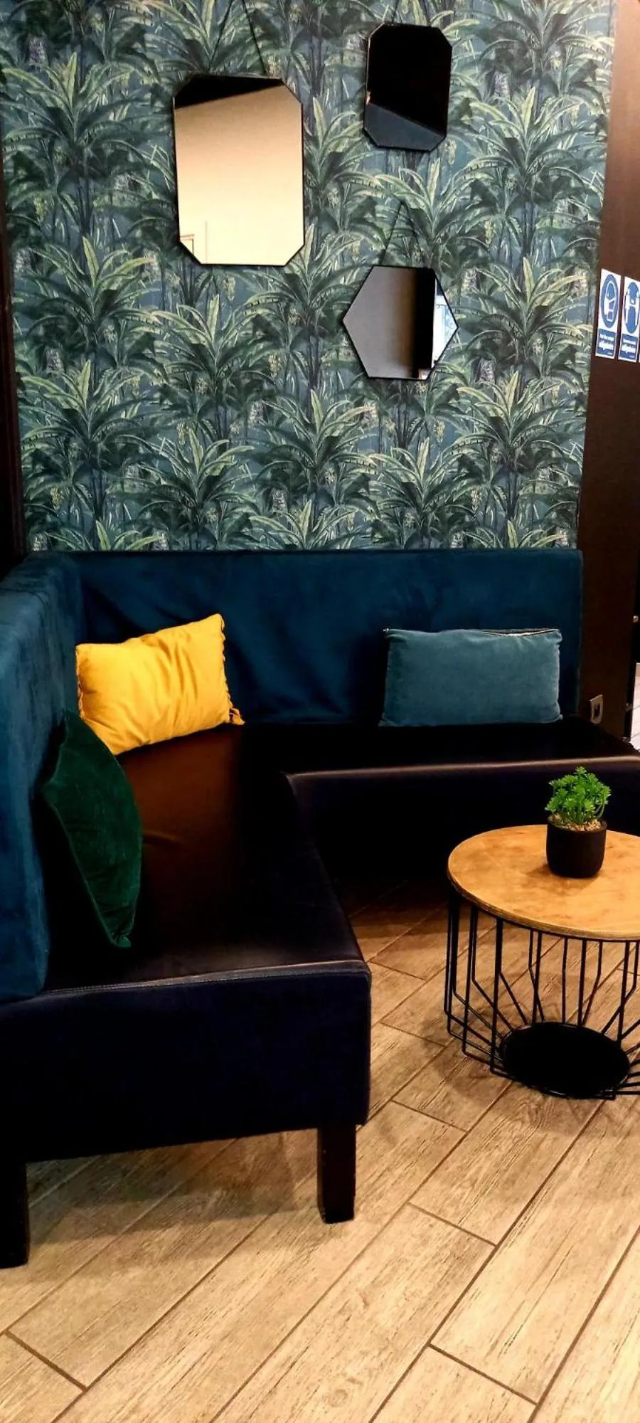 Lobby or reception in Hôtel Boutique Richelieu, Lyon Gare Part-Dieu