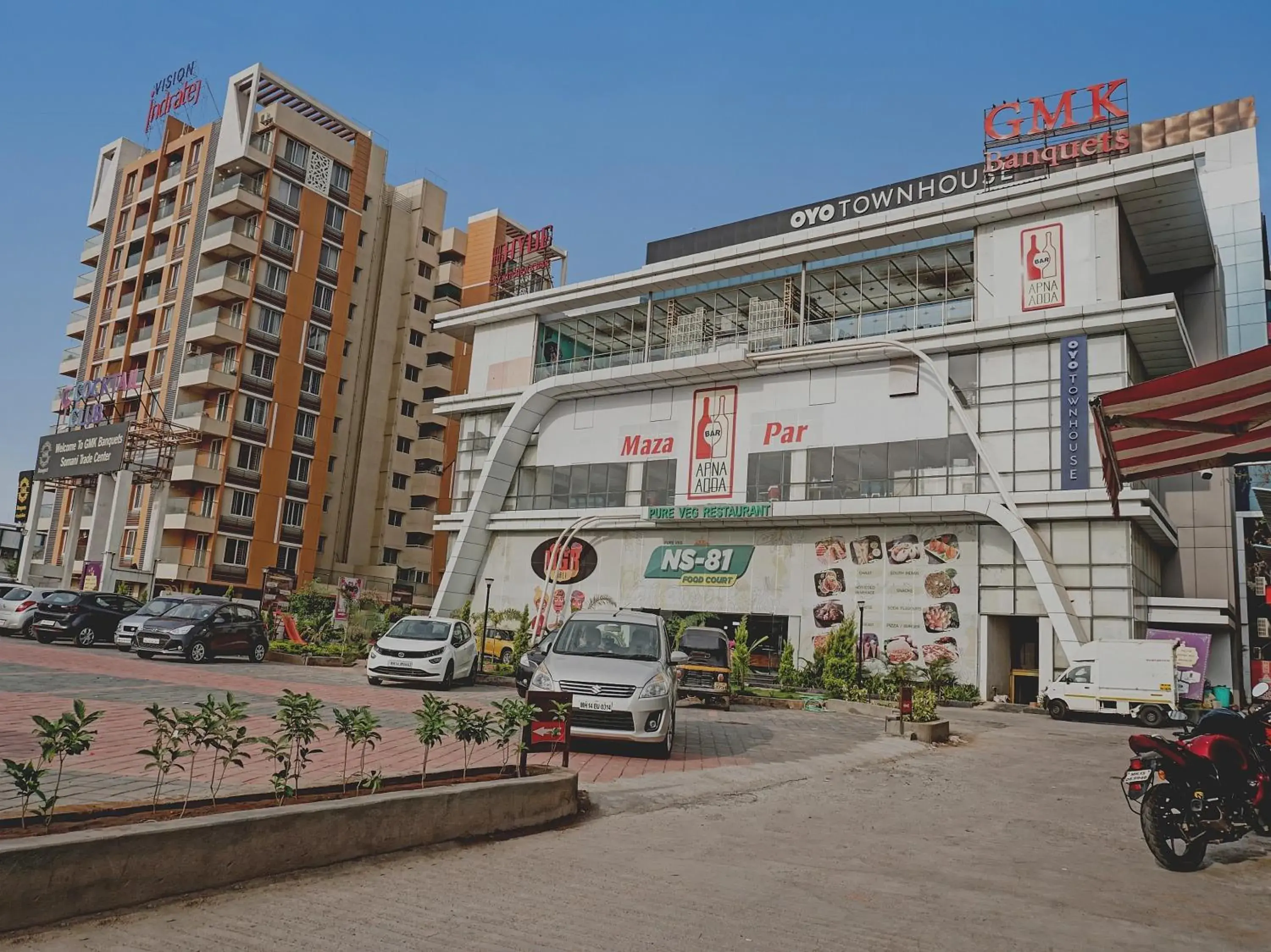 Facade/entrance in Super Townhouse Somani TC Facade/entrance in Super Townhouse Somani TC