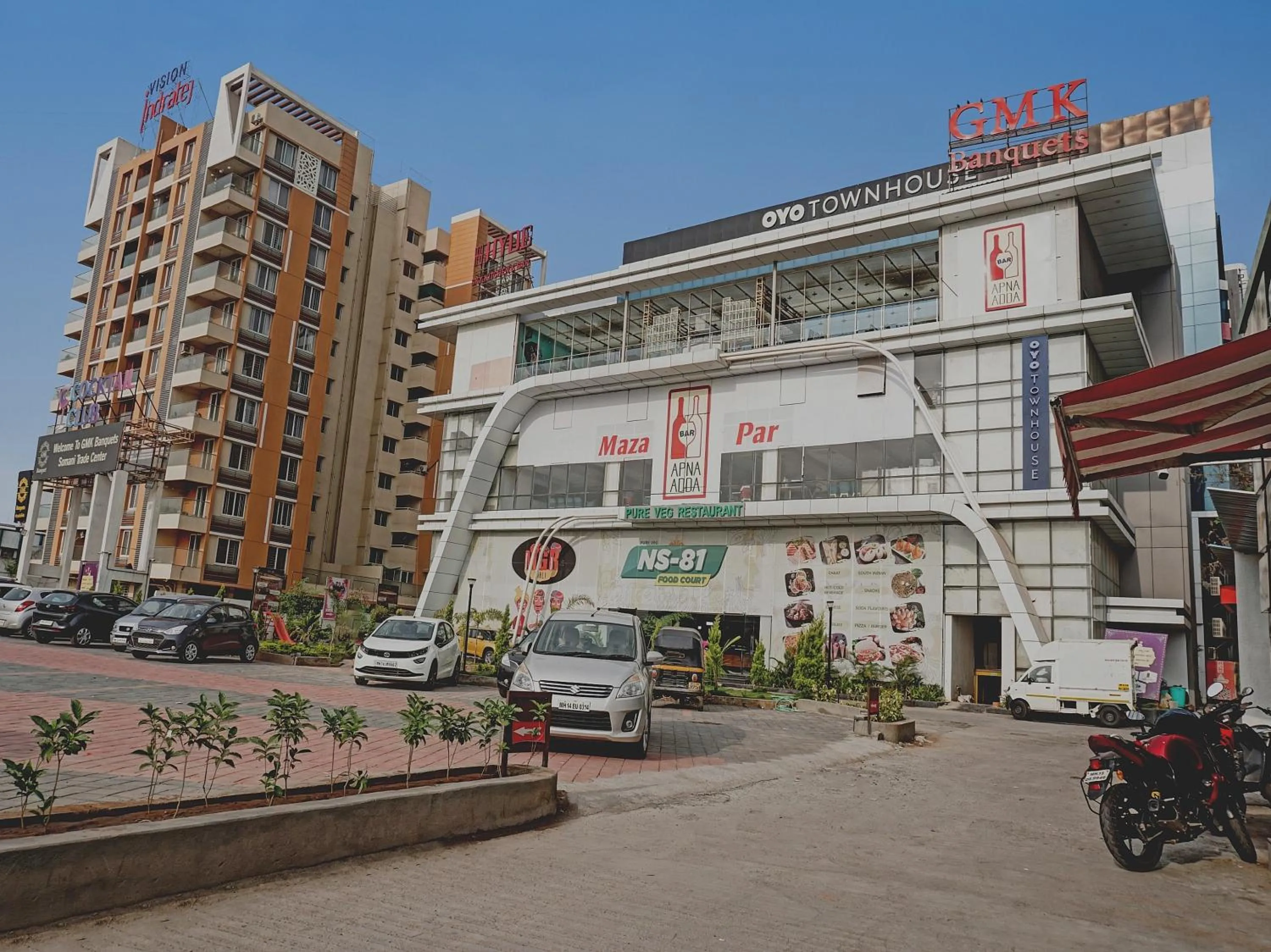 Facade/entrance in Super Townhouse Somani TC