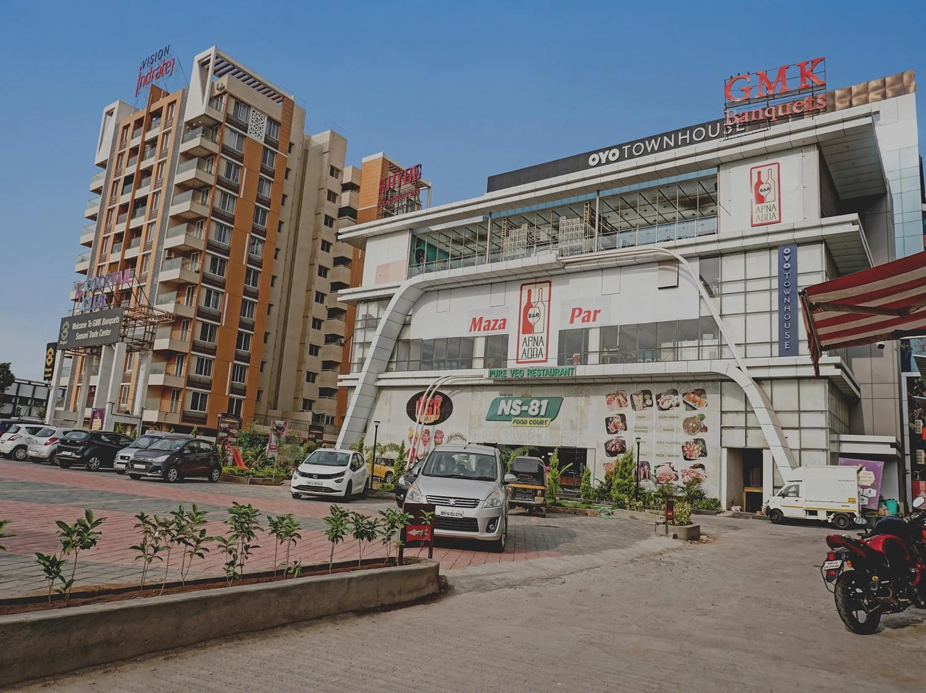 Facade/entrance in Super Townhouse Somani TC